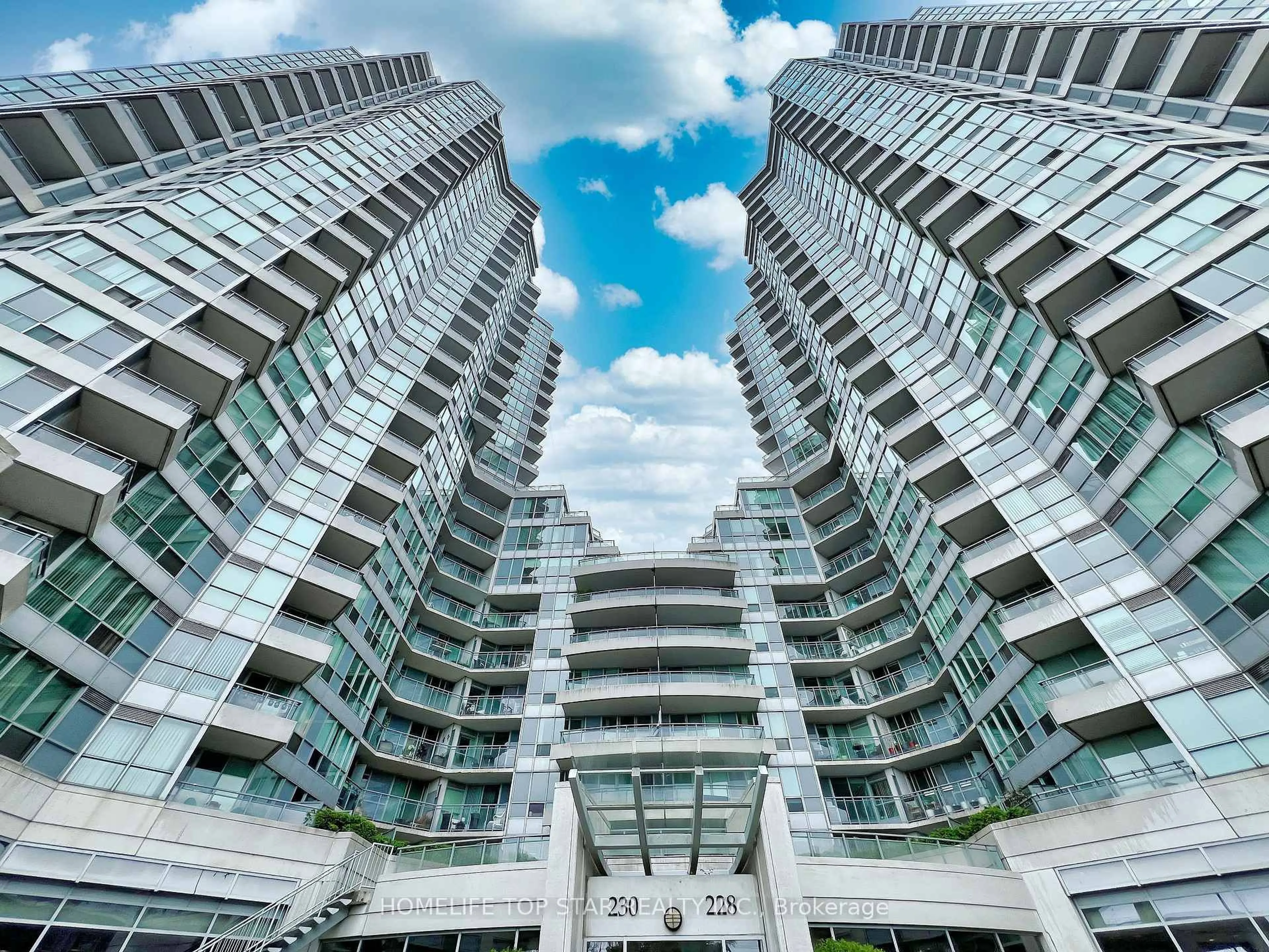Indoor foyer for 228 Queens Quay #1006, Toronto Ontario M5J 2X1