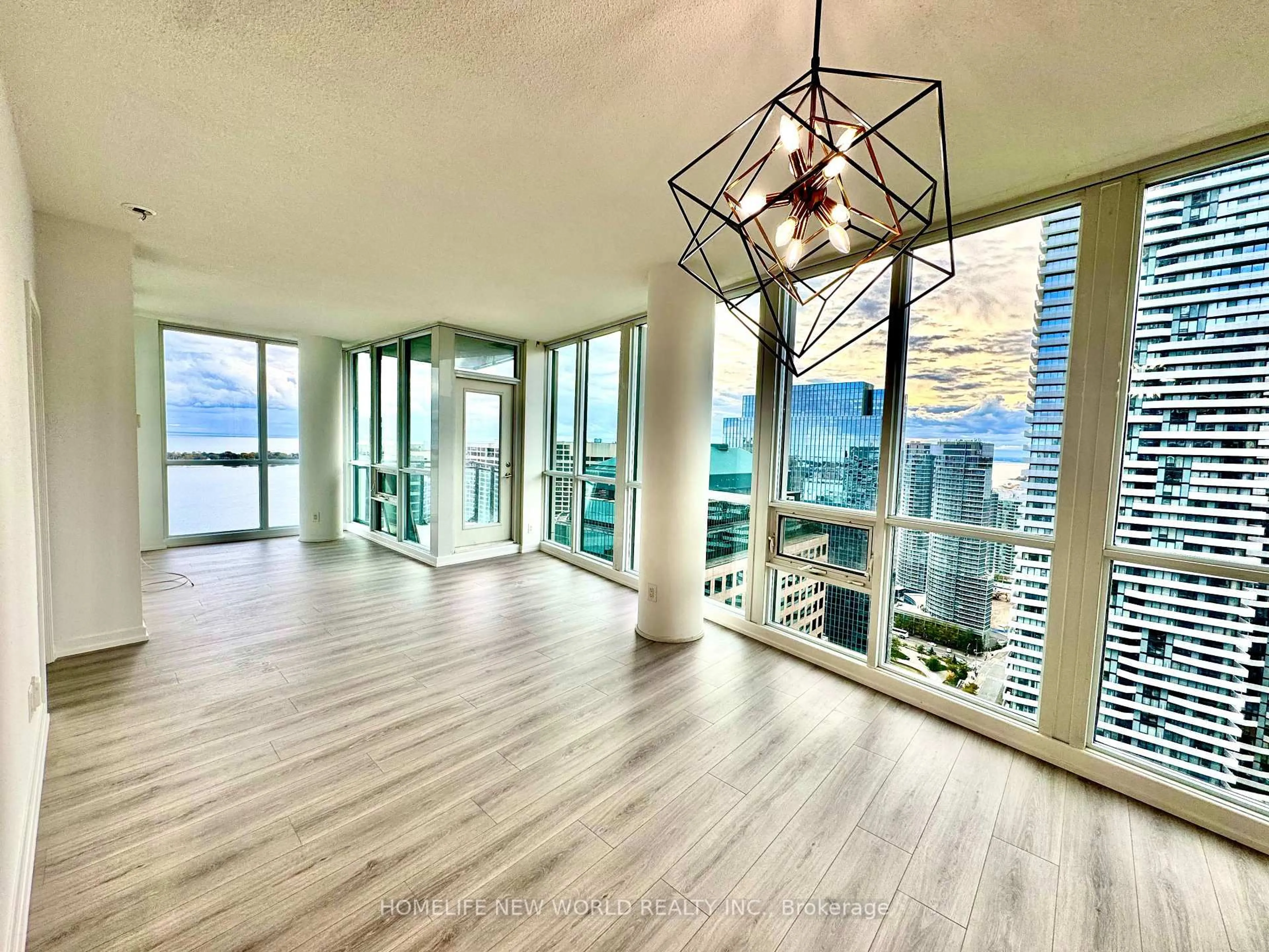 Indoor foyer for 33 BAY St #3812, Toronto Ontario M5J 2Z3