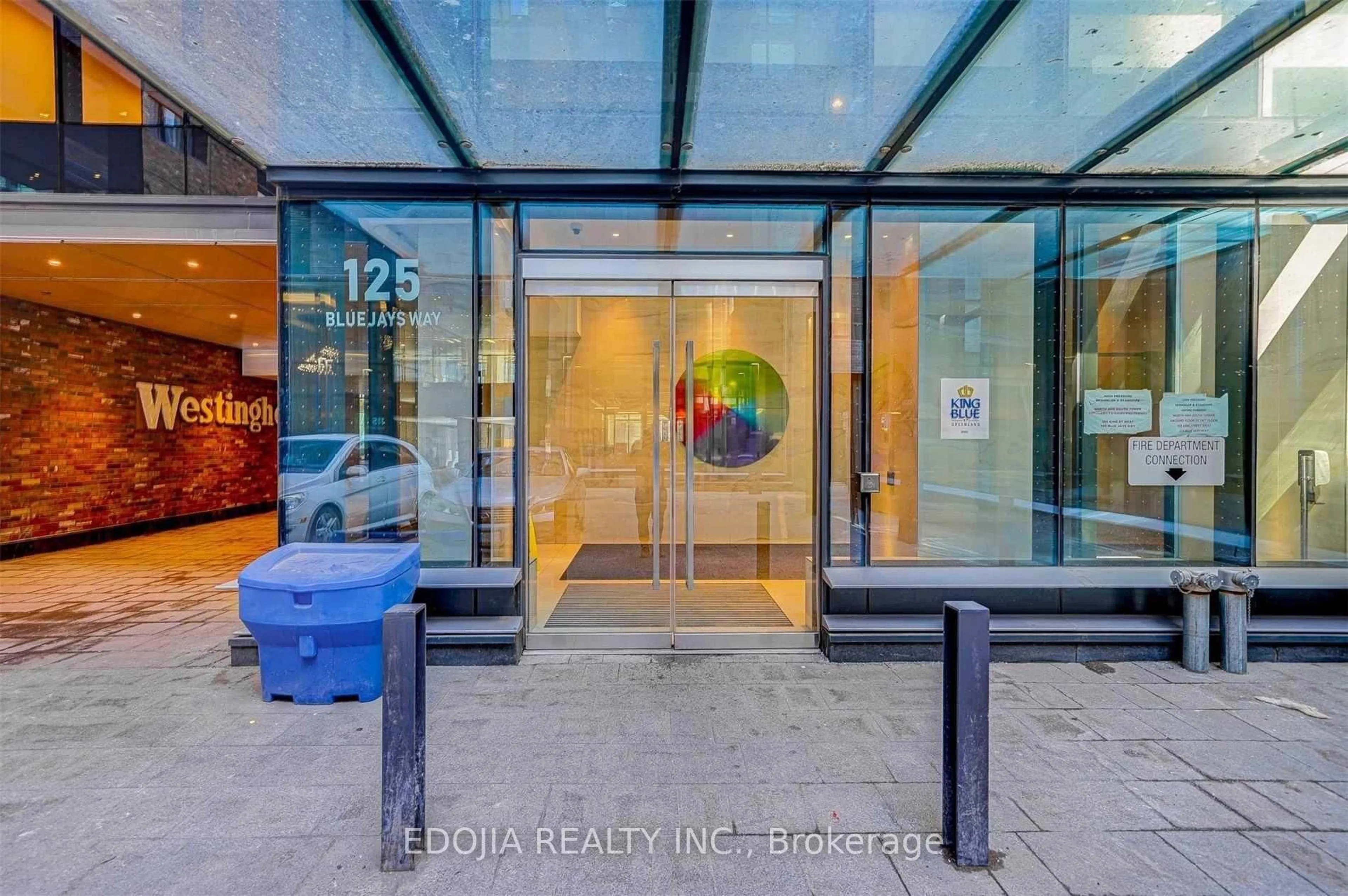 Indoor foyer for 125 Blue Jays Way #3508, Toronto Ontario M5V 0N5