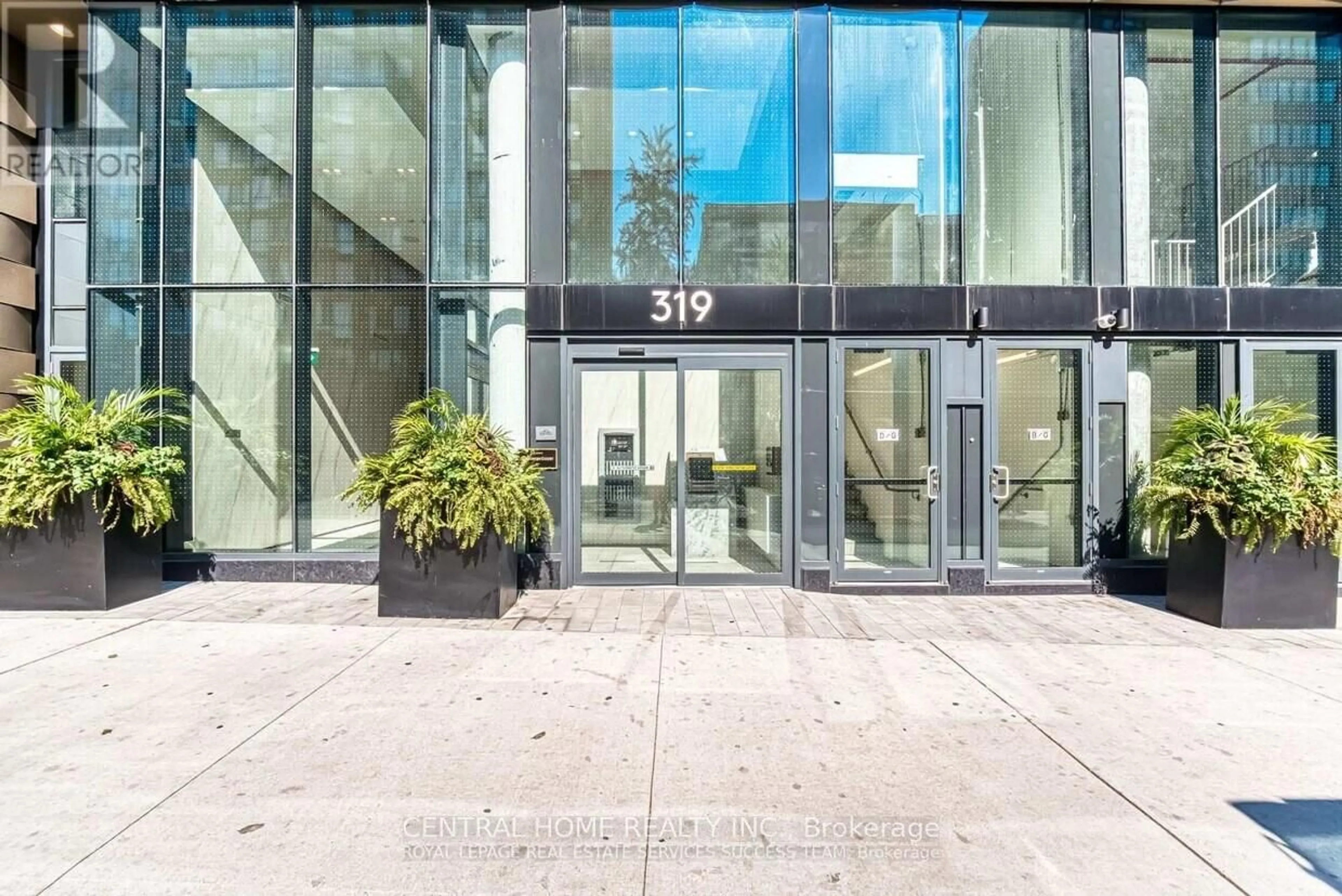 Indoor foyer for 319 Jarvis St #1906, Toronto Ontario M5B 0C8