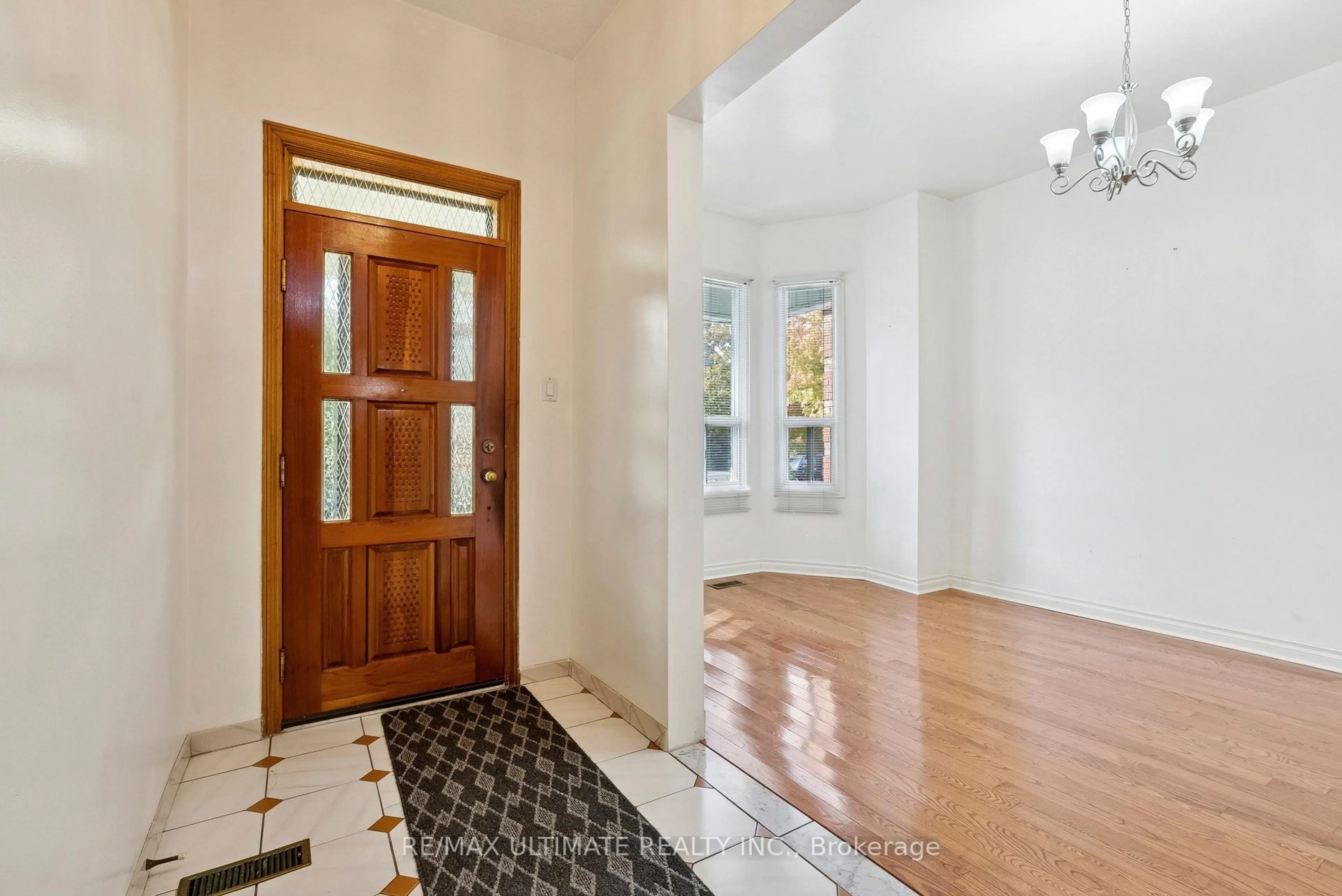 Indoor foyer for 111 Northcote Ave, Toronto Ontario M6J 3K4