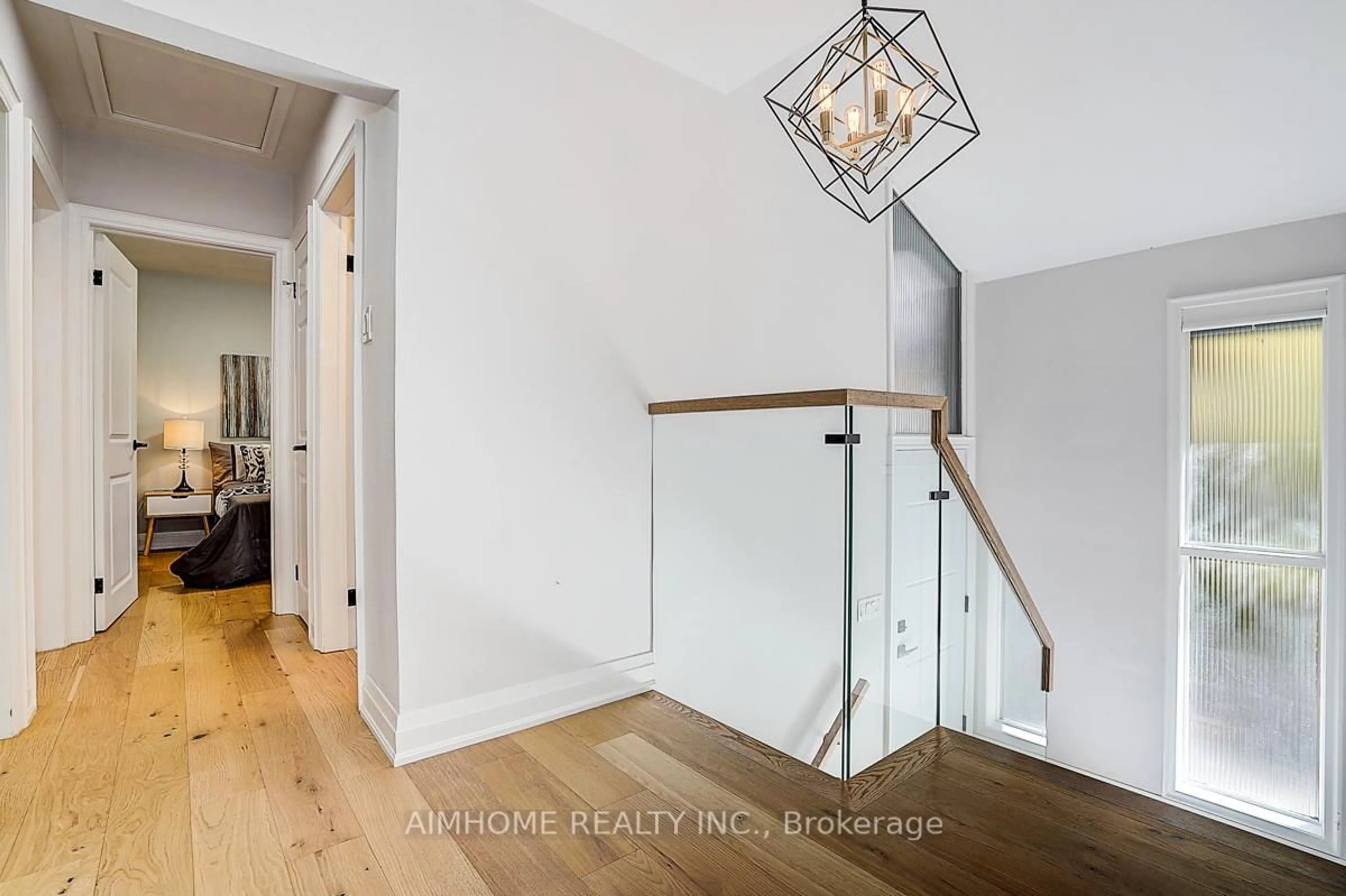 Indoor entryway for 14 Sandalwood Pl, Toronto Ontario M3B 1L6