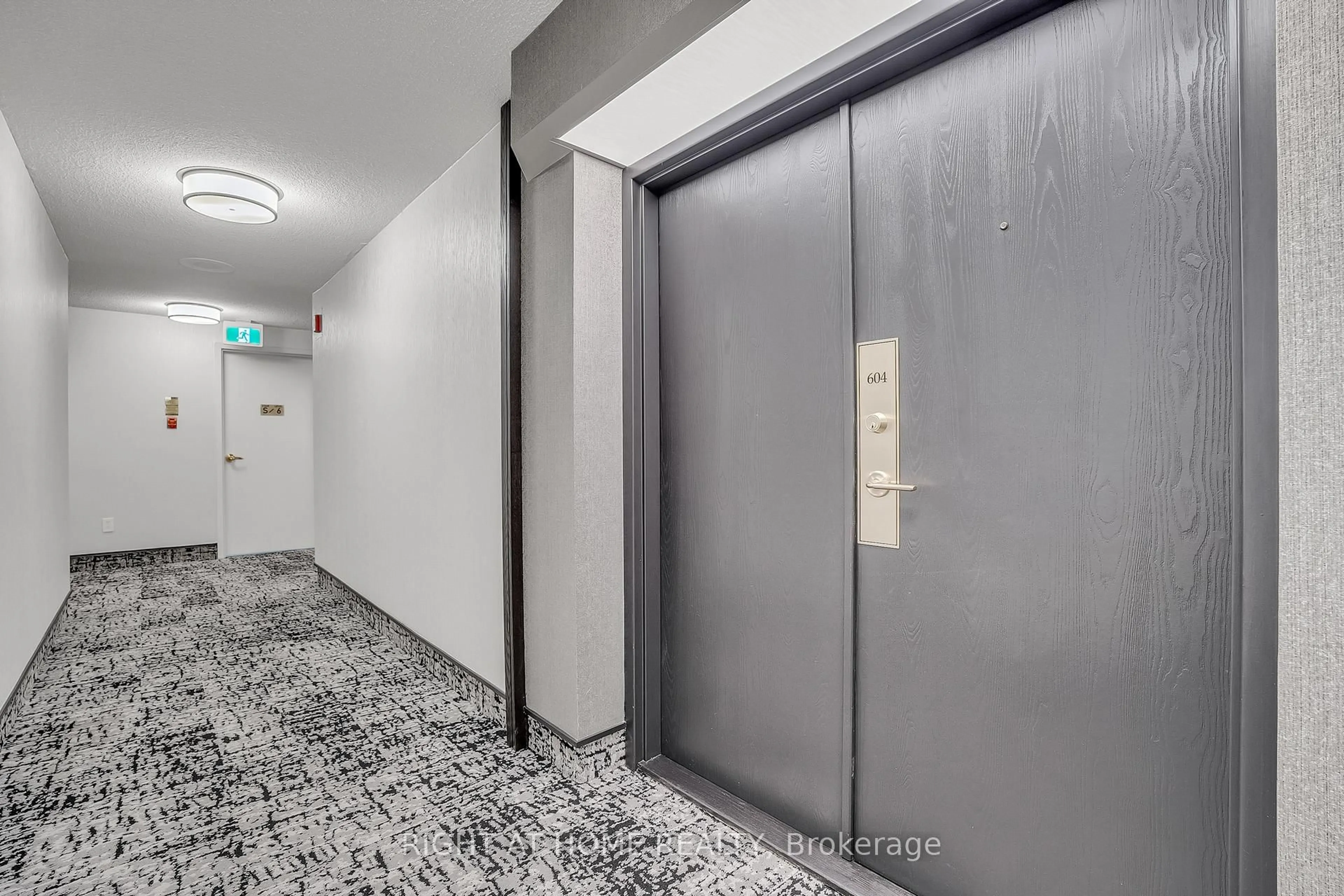 Indoor foyer for 195 St Patrick St #604, Toronto Ontario M5T 2Y8