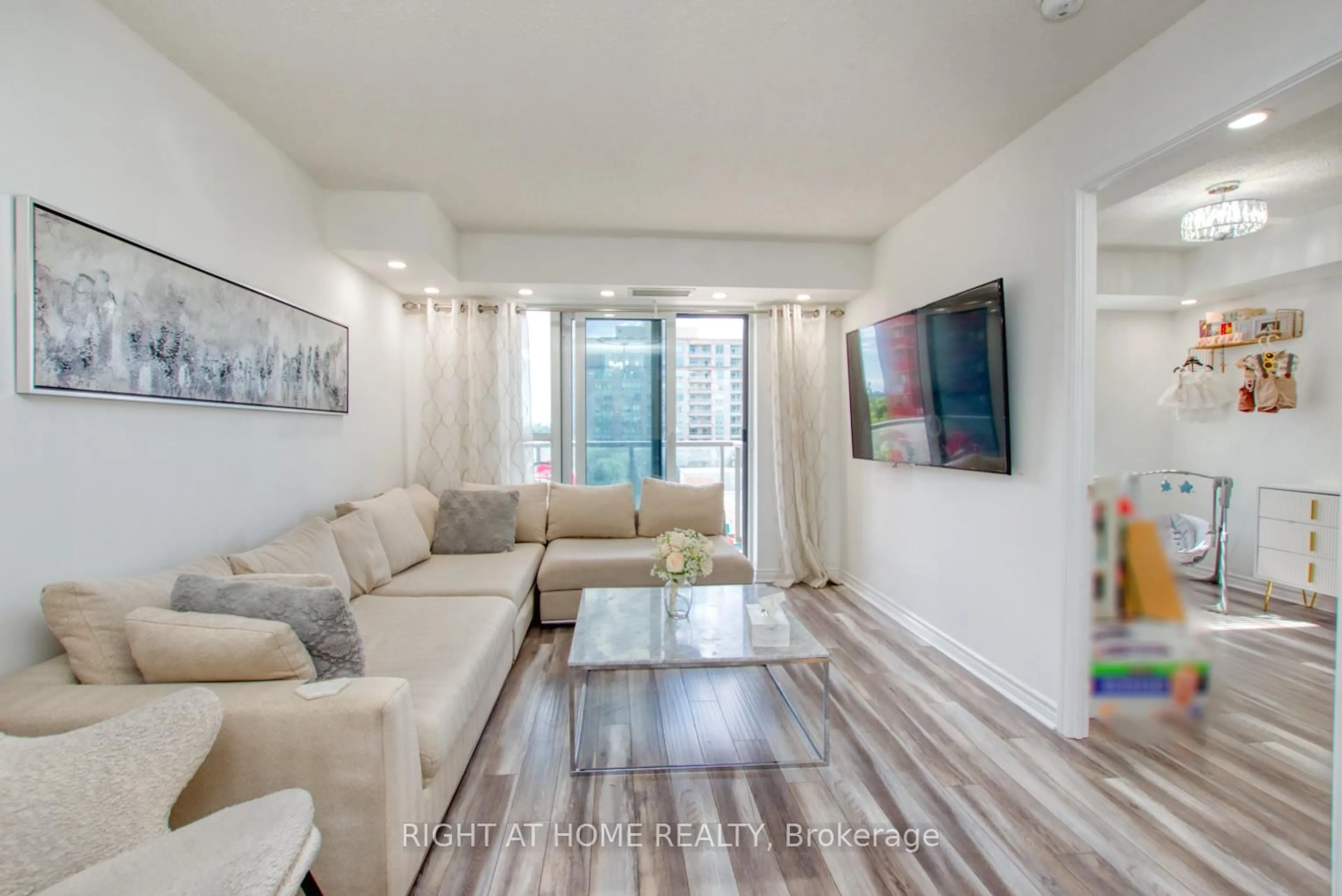 Living room with furniture, unknown for 35 Saranac Blvd #827, Toronto Ontario M6A 2G4