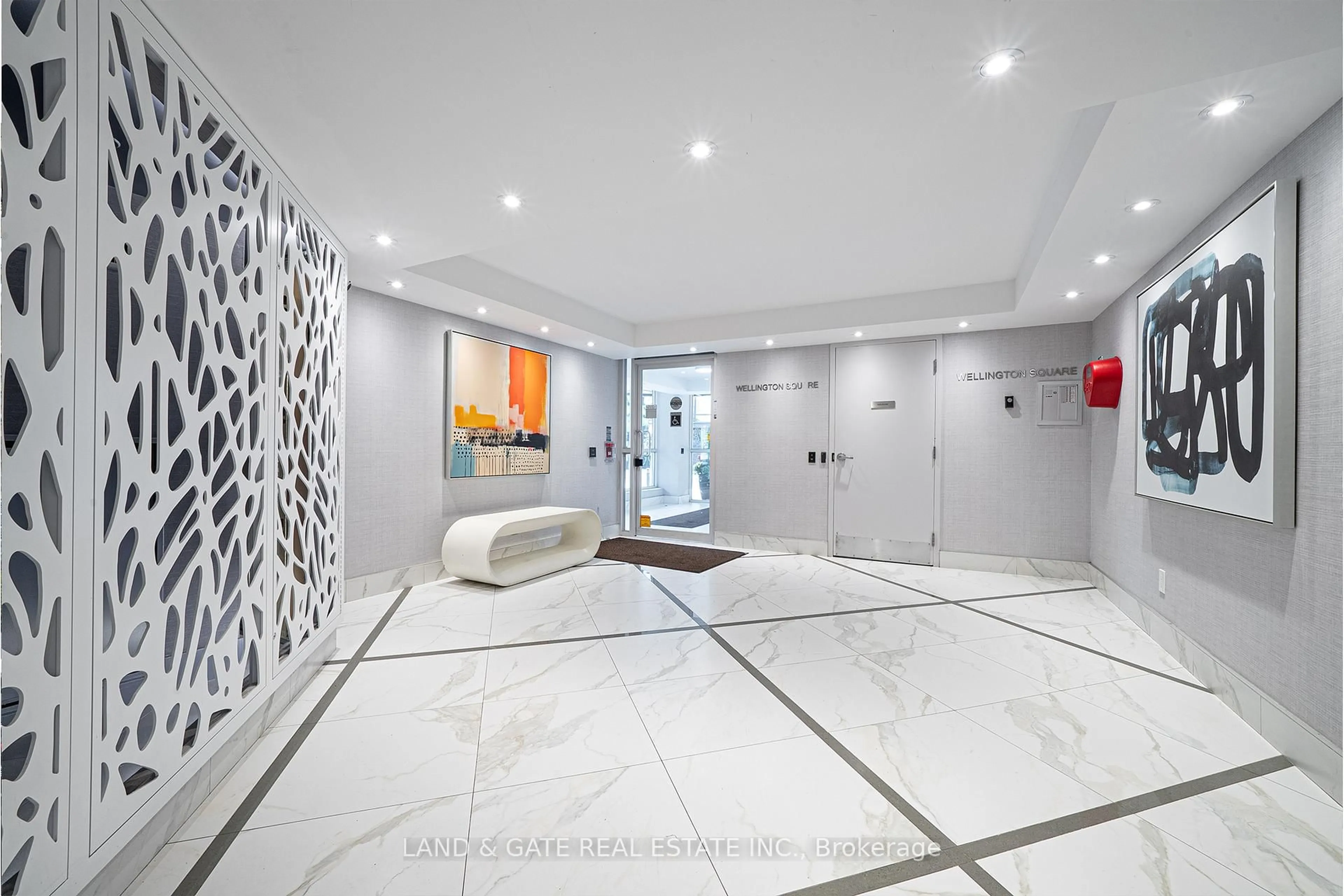 Lobby for 18 Stafford St #202, Toronto Ontario M5V 3W4