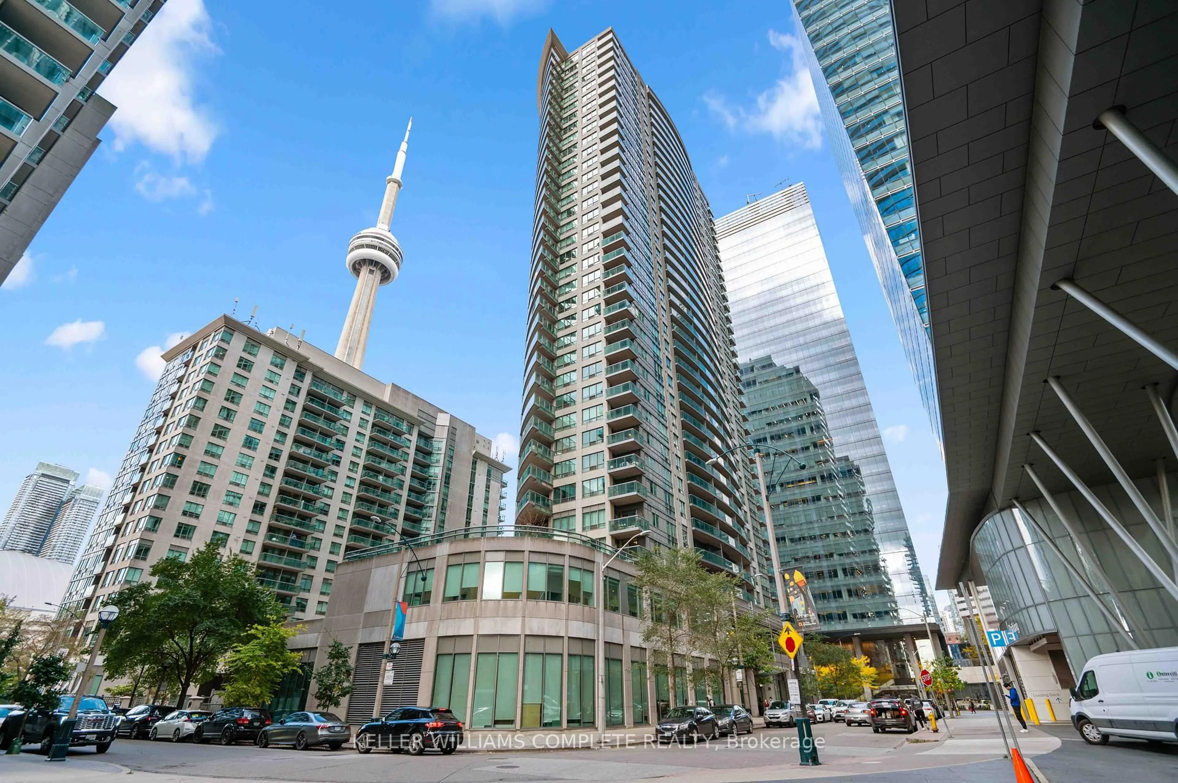 Patio, unknown for 30 GRAND TRUNK Cres #1110, Toronto Ontario M5J 3A4