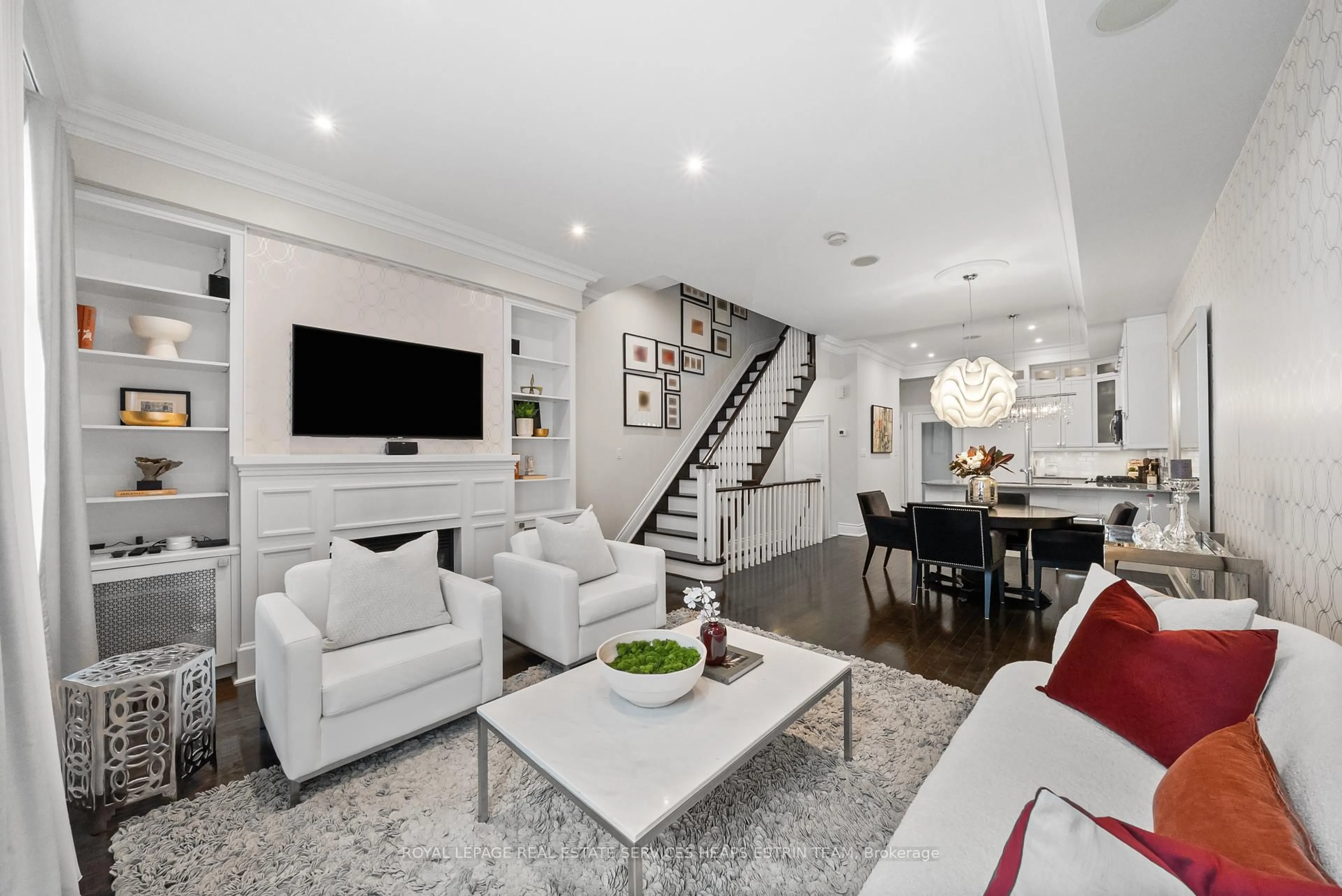 Living room with furniture, unknown for 208A Merton St, Toronto Ontario M4S 1A1