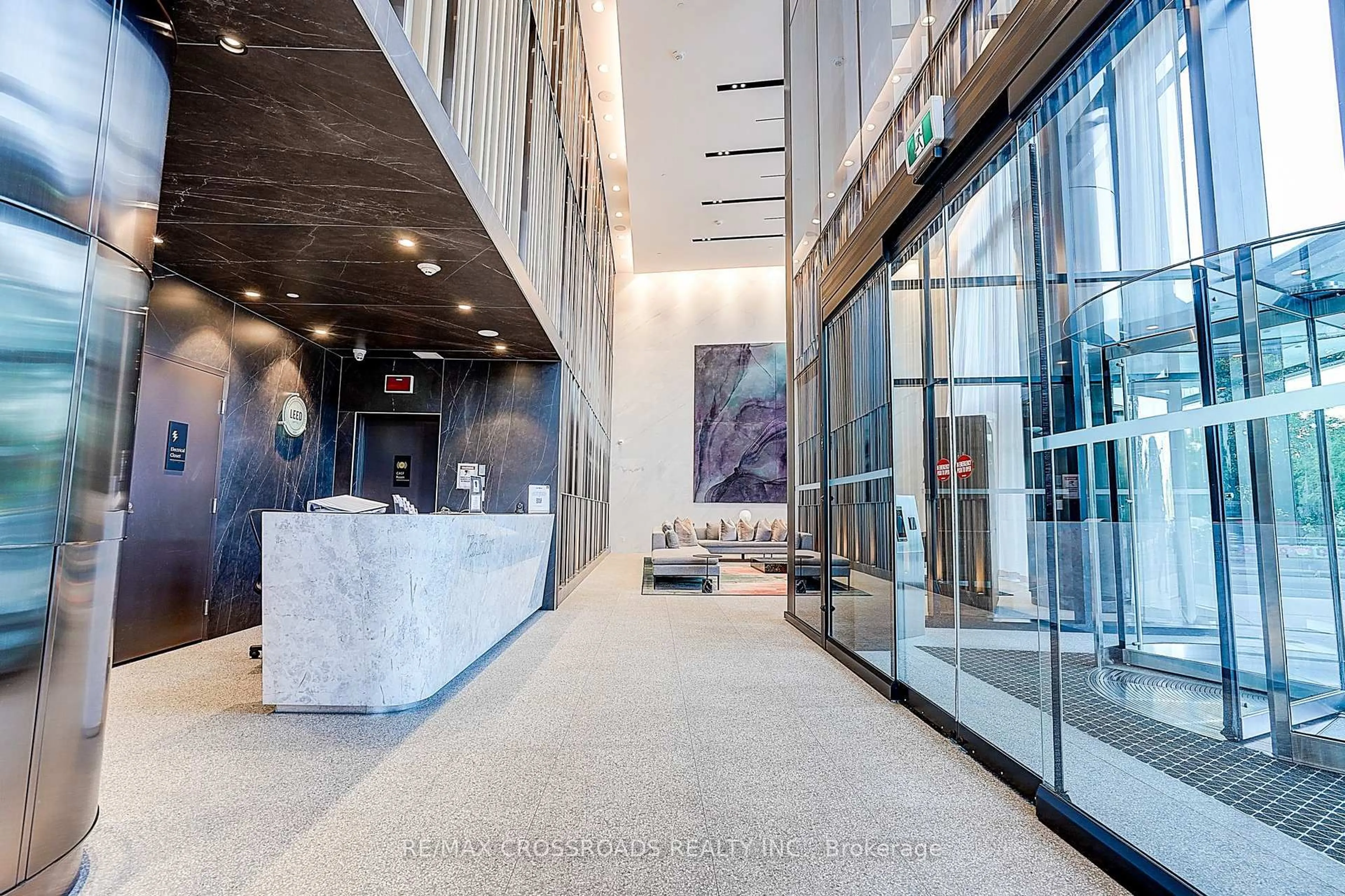 Lobby for 585 Bloor St #219, Toronto Ontario M4W 0B3