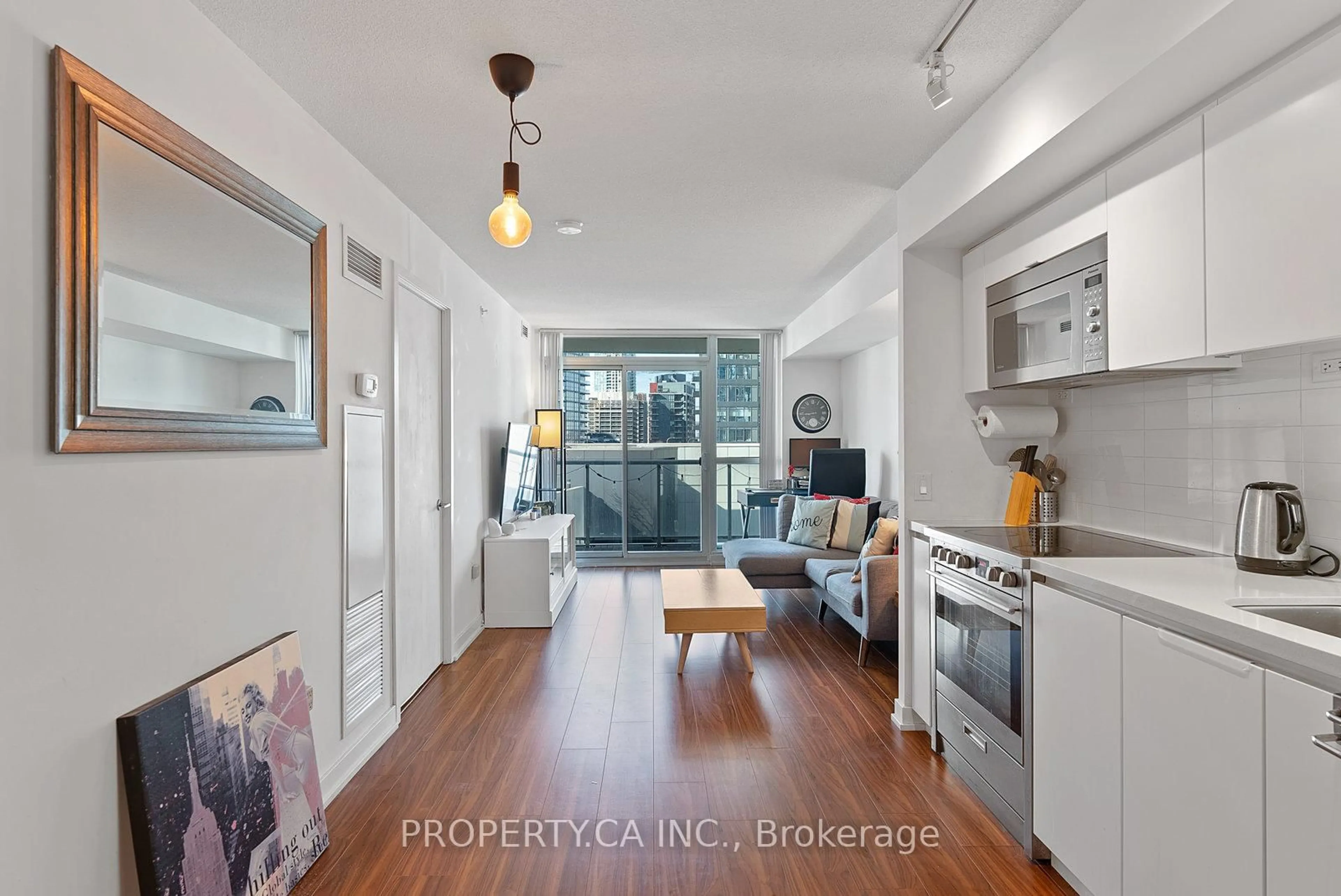 Open concept kitchen, unknown for 75 Queens Wharf Rd #812, Toronto Ontario M5V 0J8