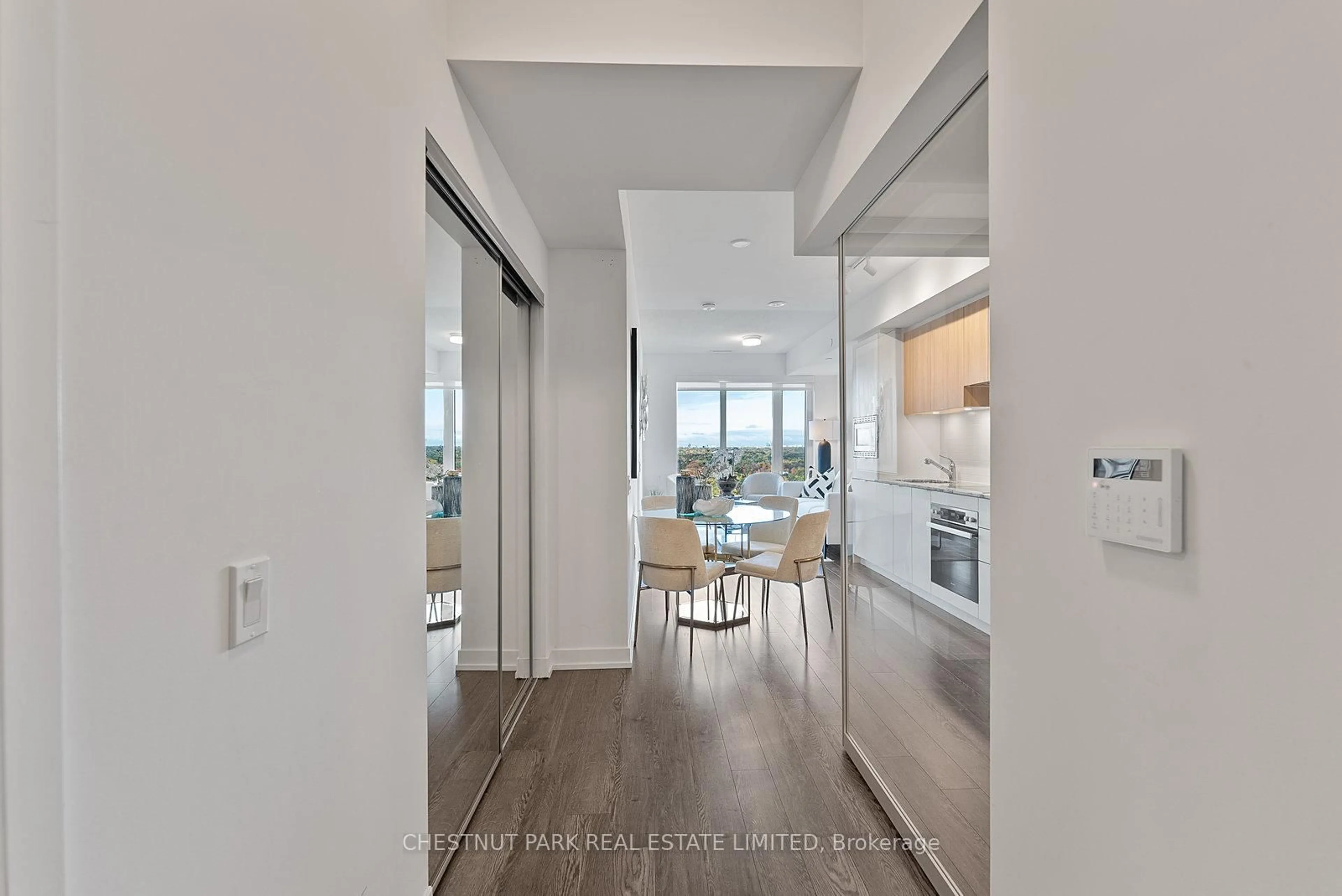 Indoor entryway for 20 O'Neill Rd #1522, Toronto Ontario M3C 0R2