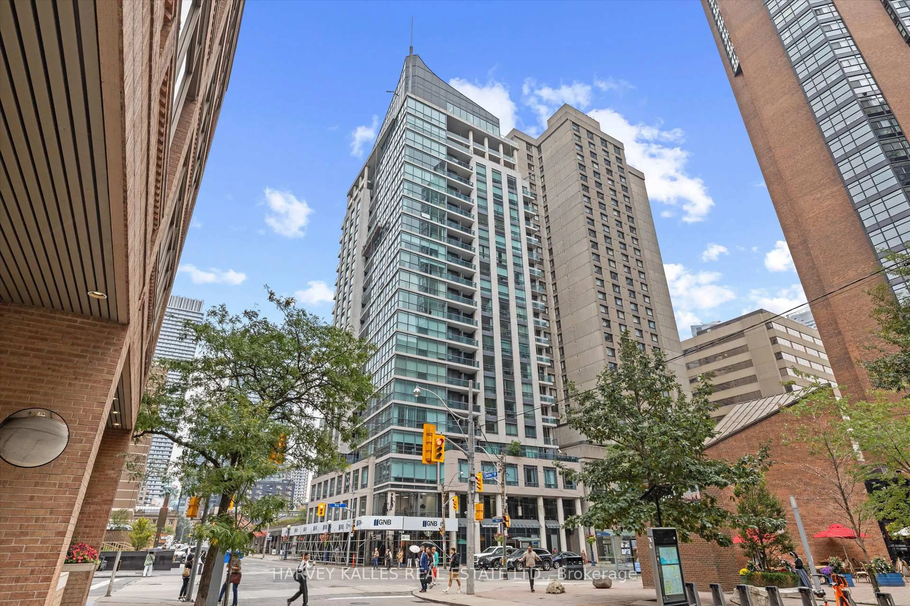 Patio, unknown for 1121 Bay St #1205, Toronto Ontario M5S 2B3