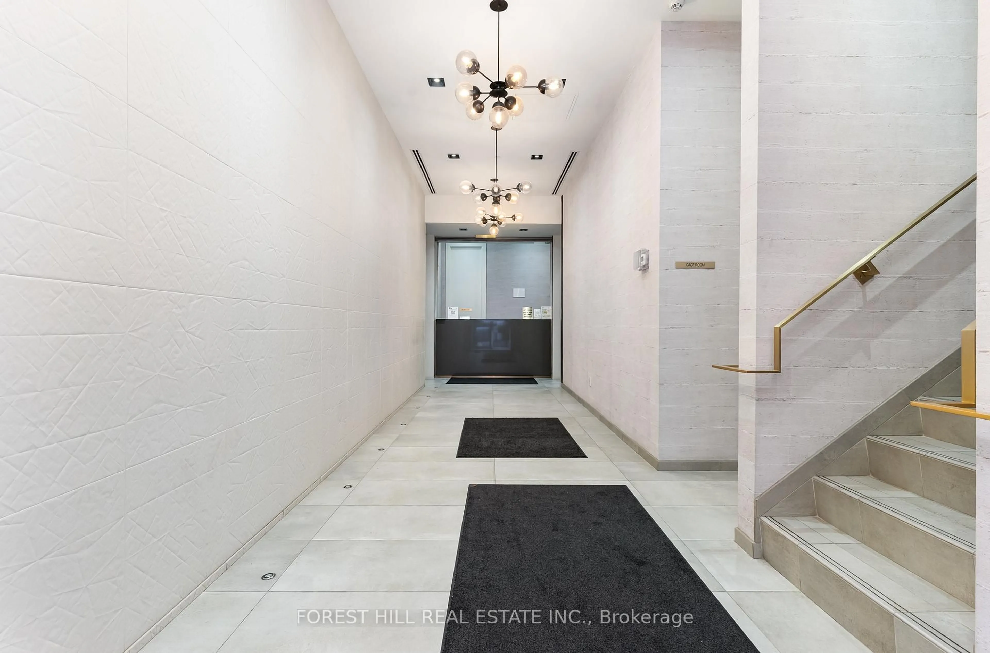 Indoor foyer for 106 Dovercourt Rd #220, Toronto Ontario M6J 3C3