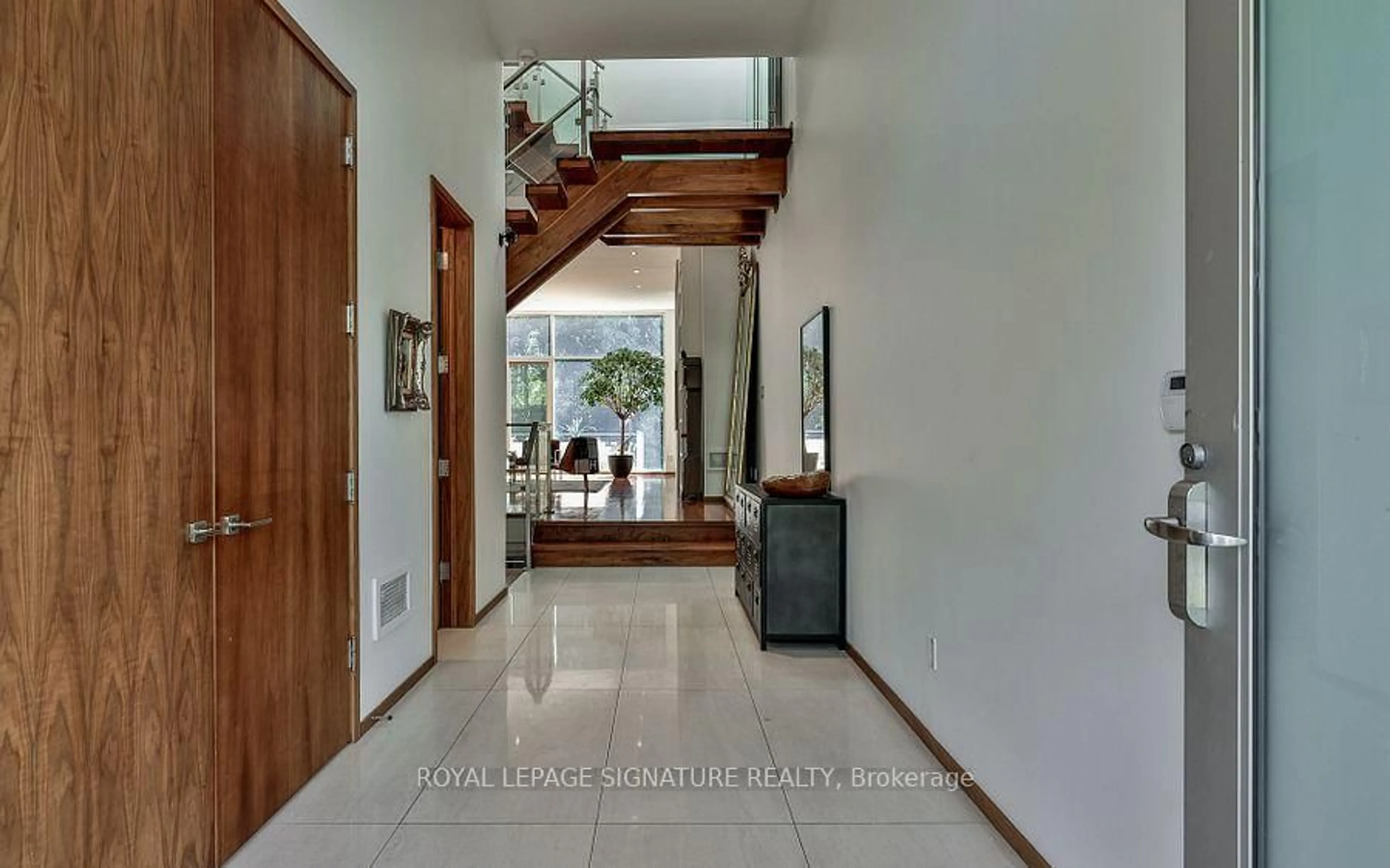 Indoor foyer for 63 Douglas Cres, Toronto Ontario M4W 2E6