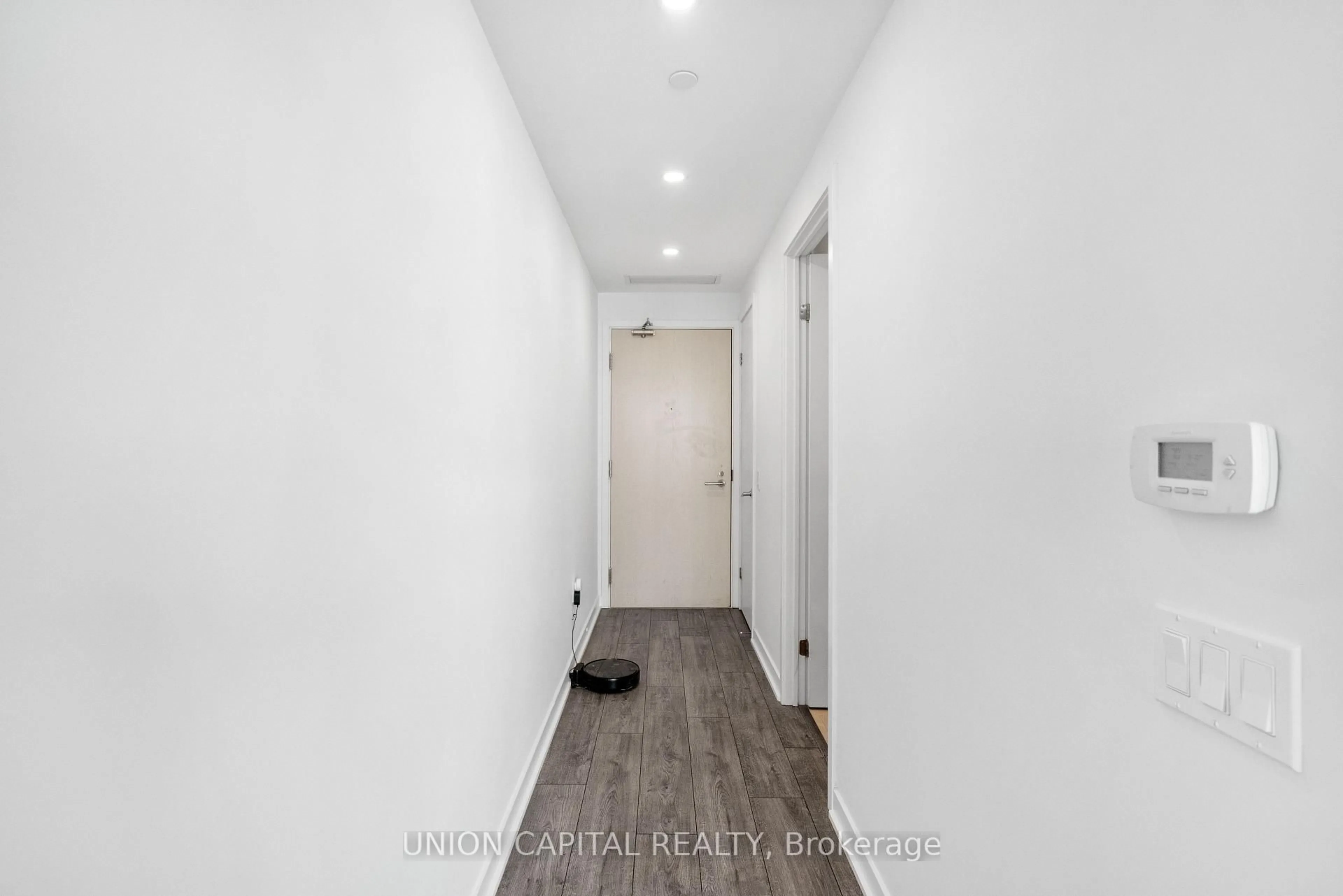 Indoor entryway for 115 Blue Jays Way #4209, Toronto Ontario M5V 0N4