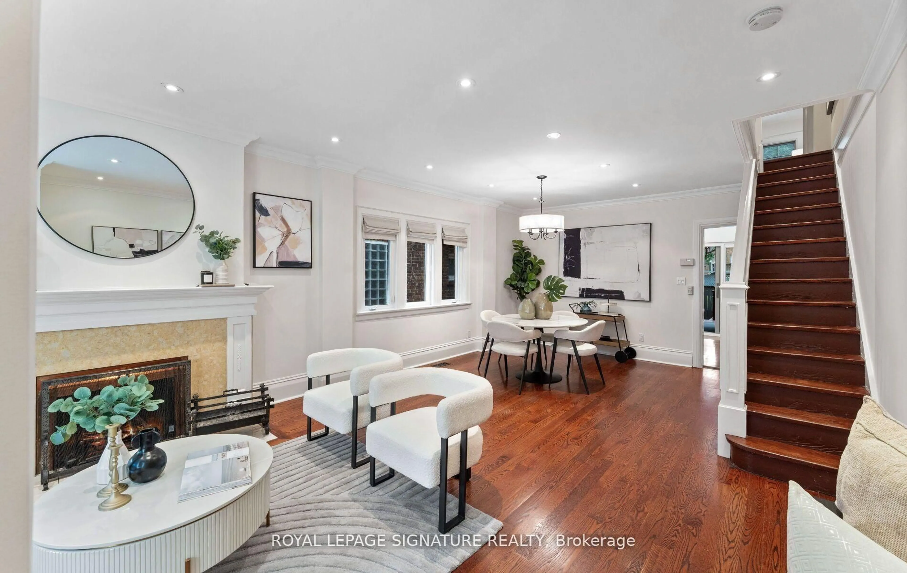 Living room with furniture, unknown for 45 Hillsdale Ave, Toronto Ontario M5P 1E9