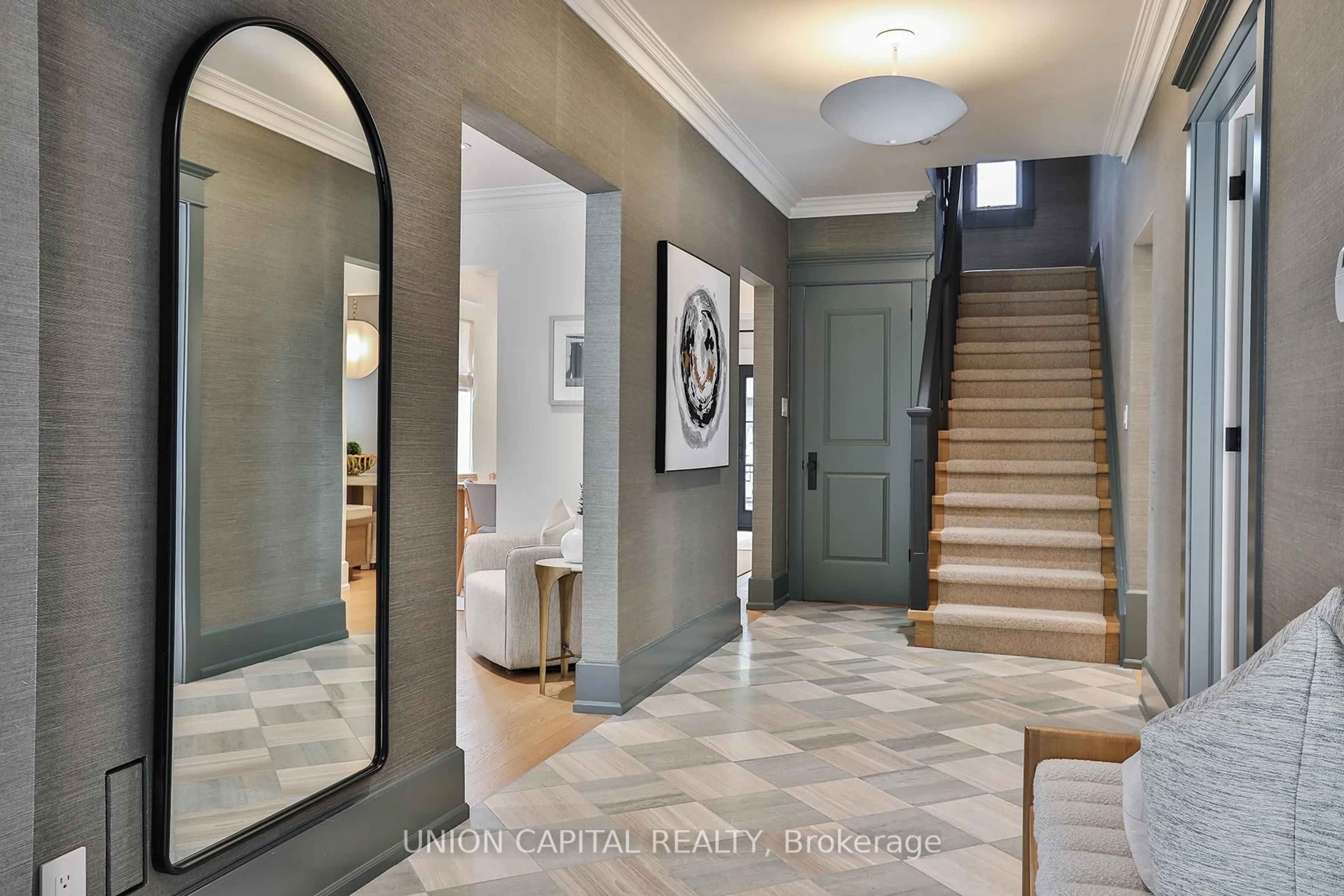 Indoor entryway for 16 Lytton Blvd, Toronto Ontario M4R 1L1