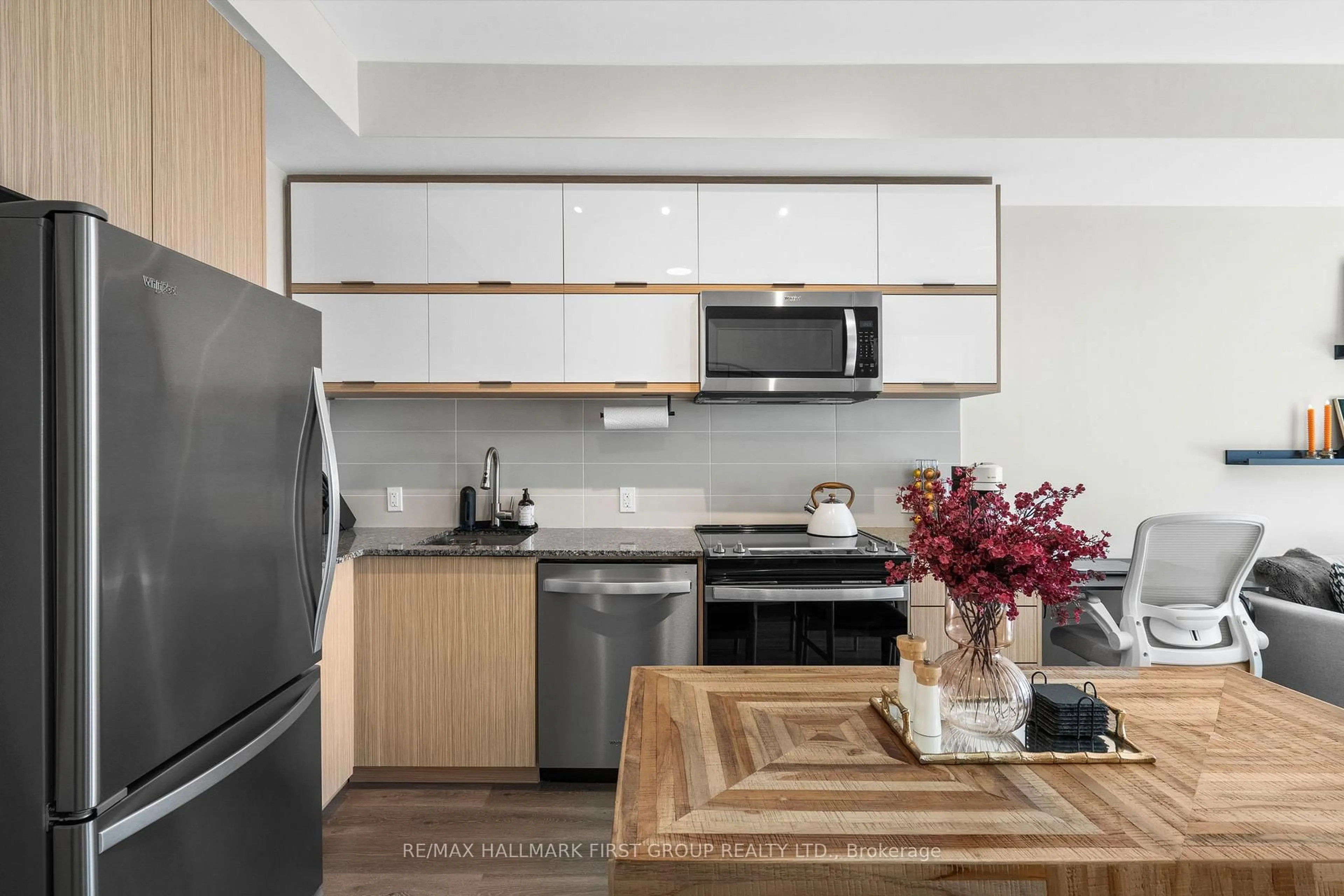 Standard kitchen, unknown for 10 Deerlick Crt #1610, Toronto Ontario M3A 0A7