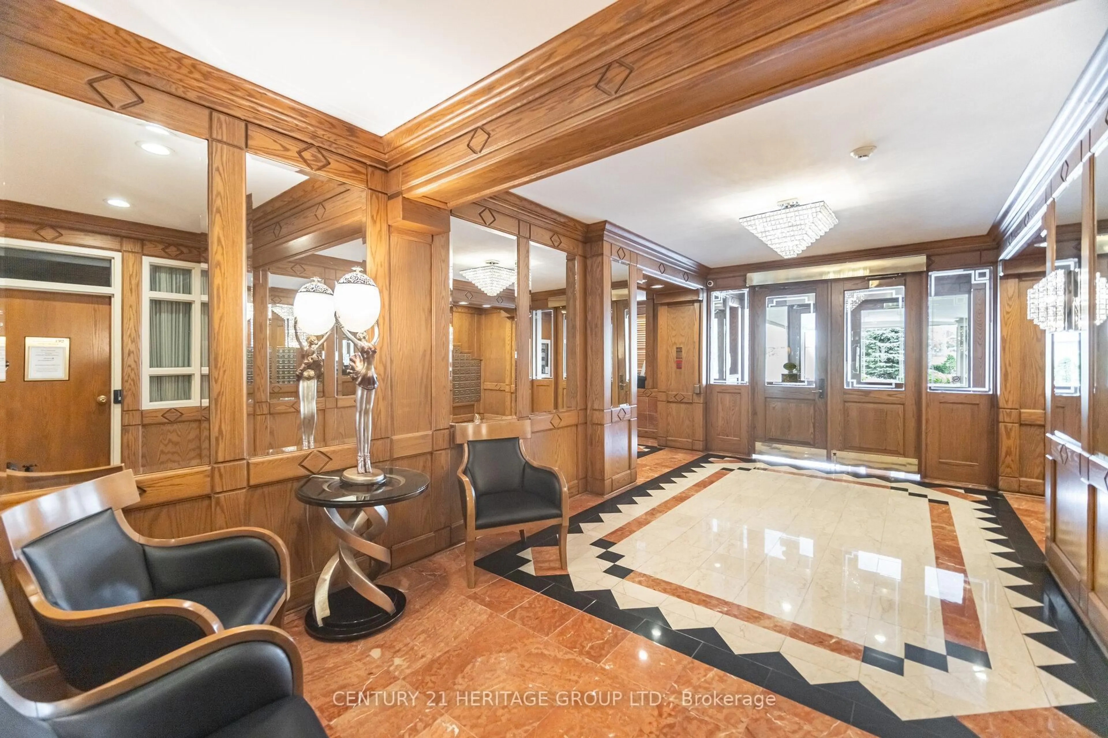 Indoor foyer for 10 Torresdale Ave #910, Toronto Ontario M2R 3V8