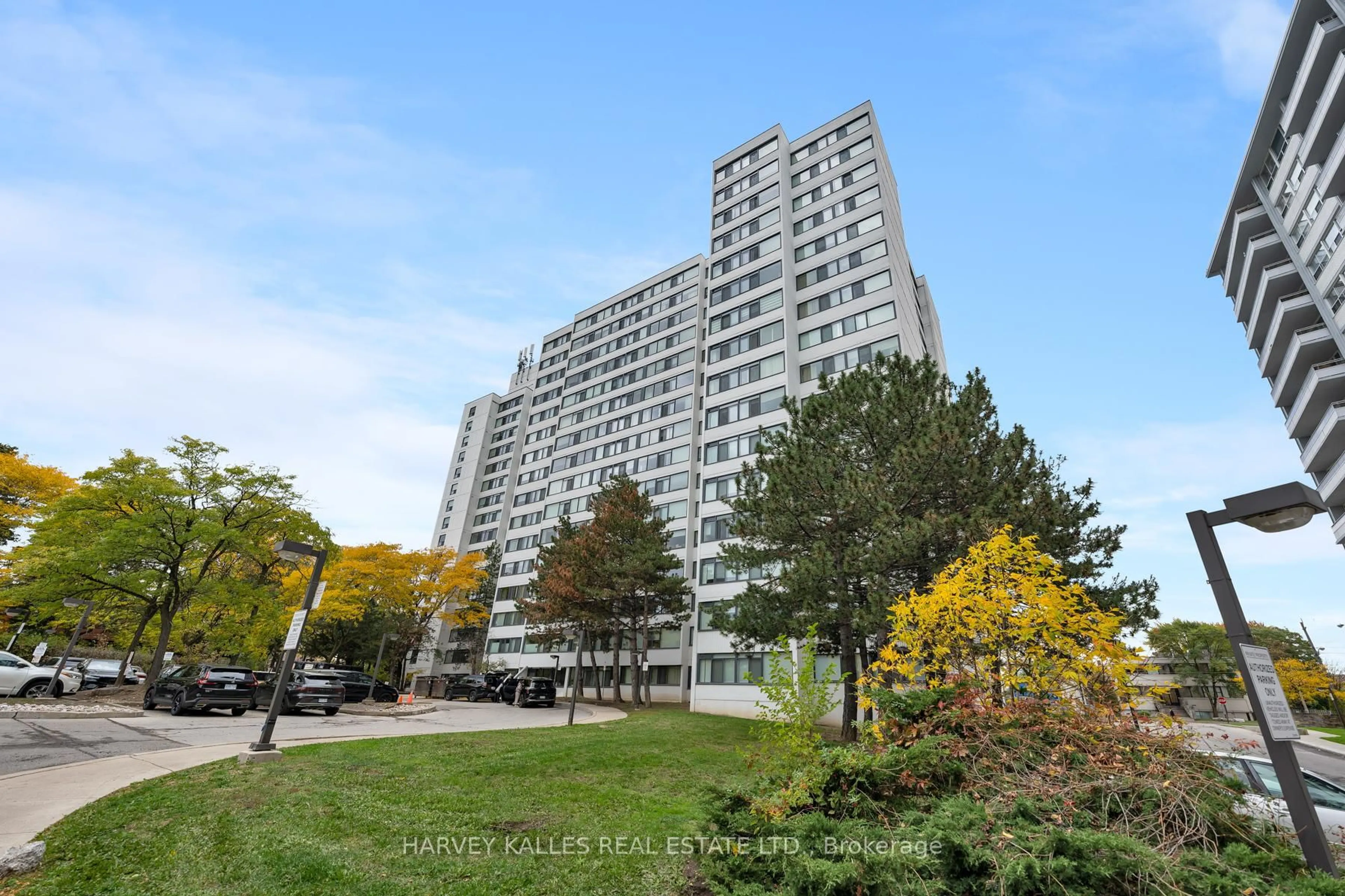 Unknown for 3000 Bathurst St #1111, Toronto Ontario M6B 3B4
