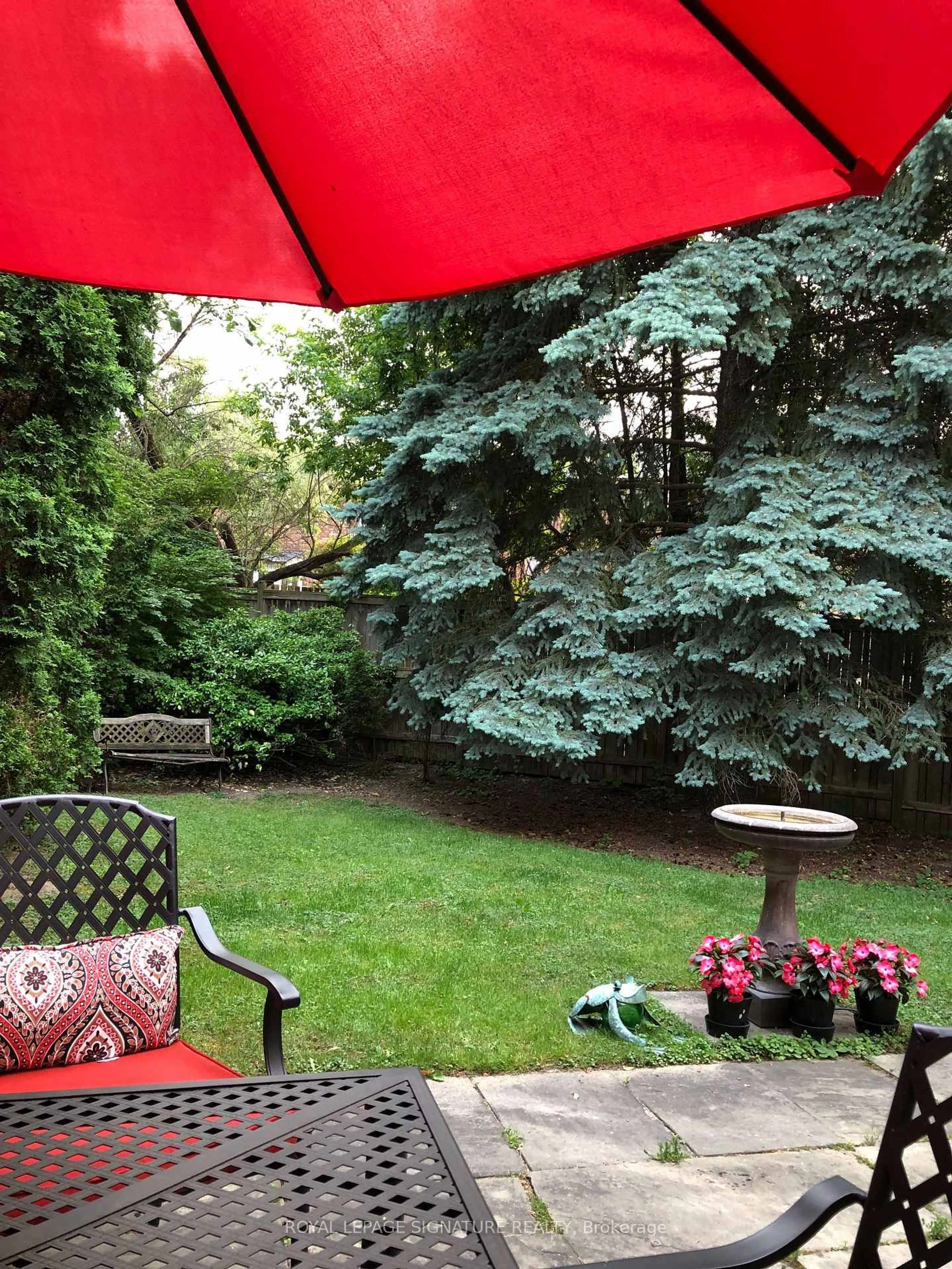 Patio, street for 30 Chiswell Cres, Toronto Ontario M2N 6E1