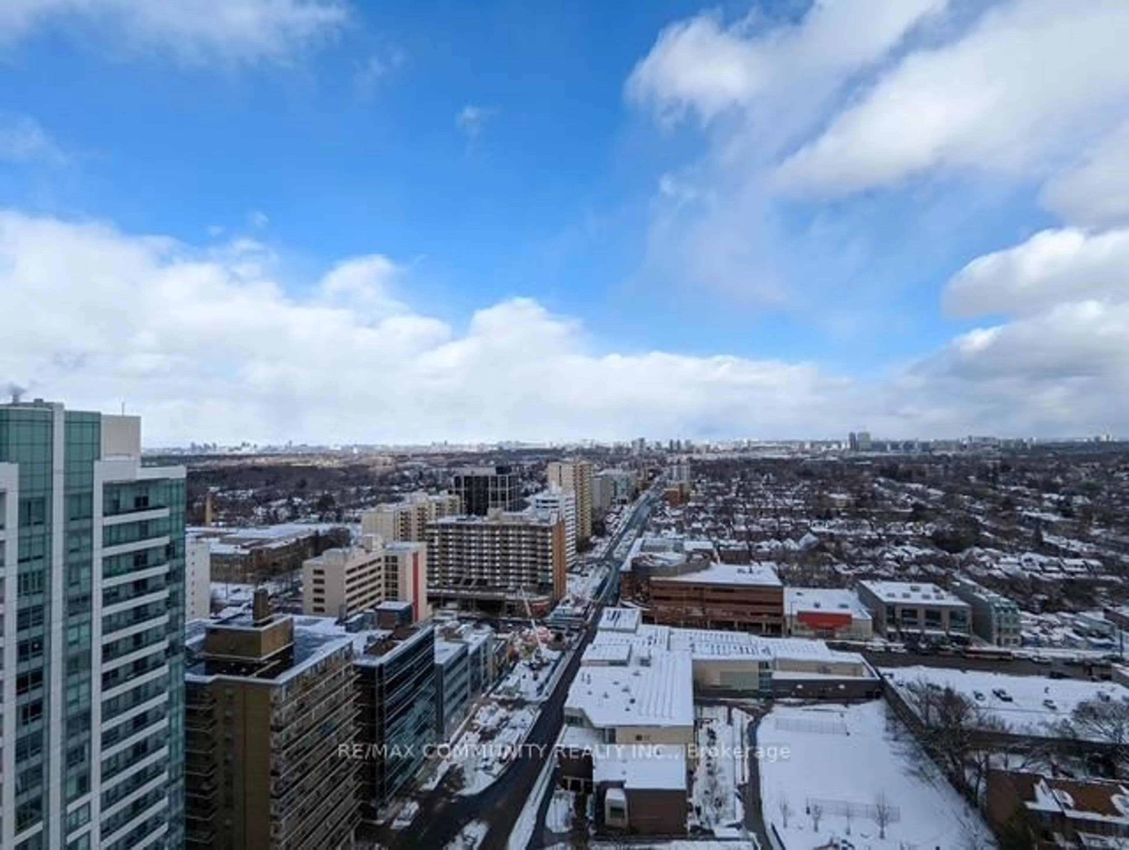 A pic from outside/outdoor area/front of a property/back of a property/a pic from drone, city buildings view from balcony for 125 Redpath Ave #2311, Toronto Ontario M4S 2J9