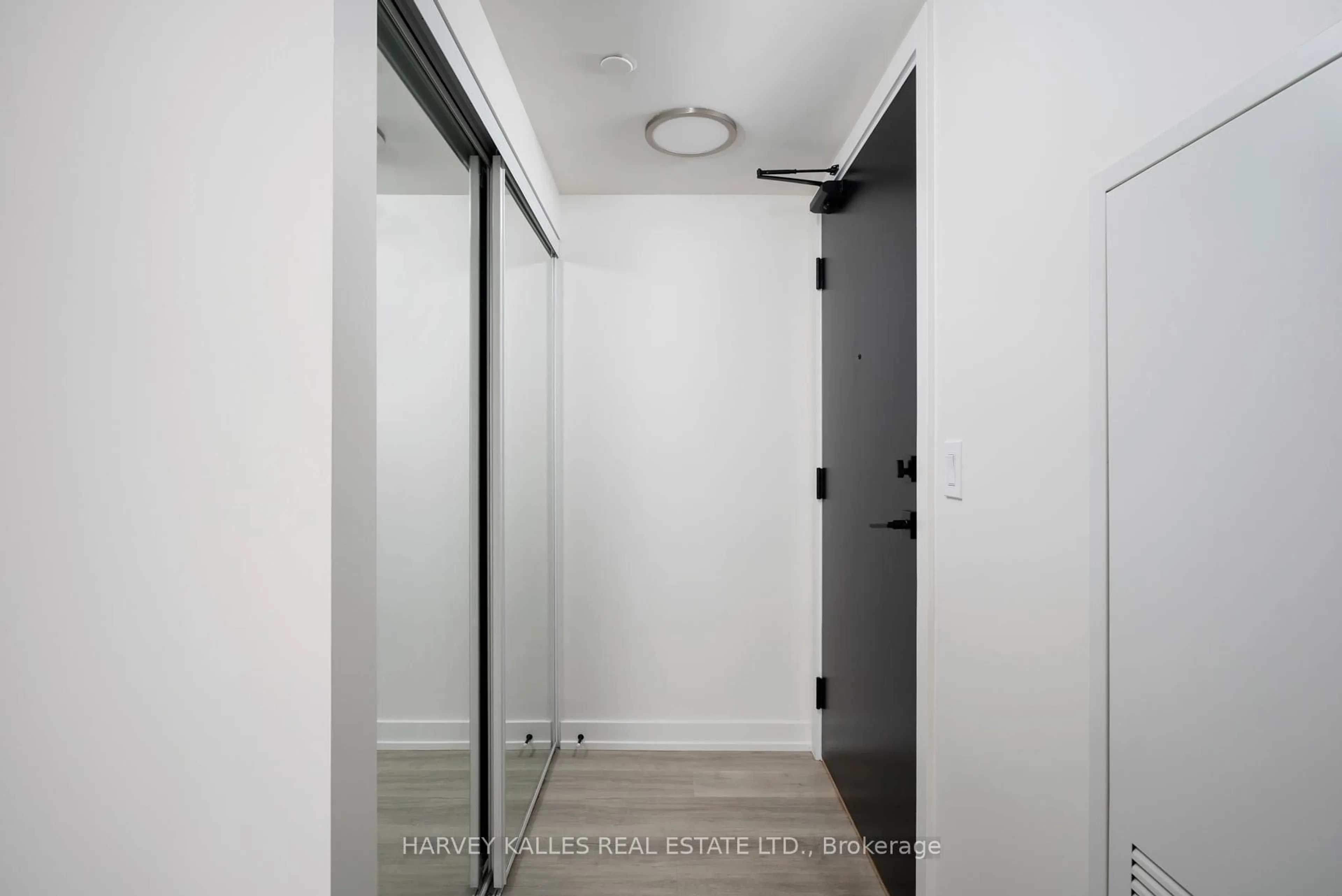 Indoor entryway for 2 Augusta Ave #507, Toronto Ontario M5V 0T3