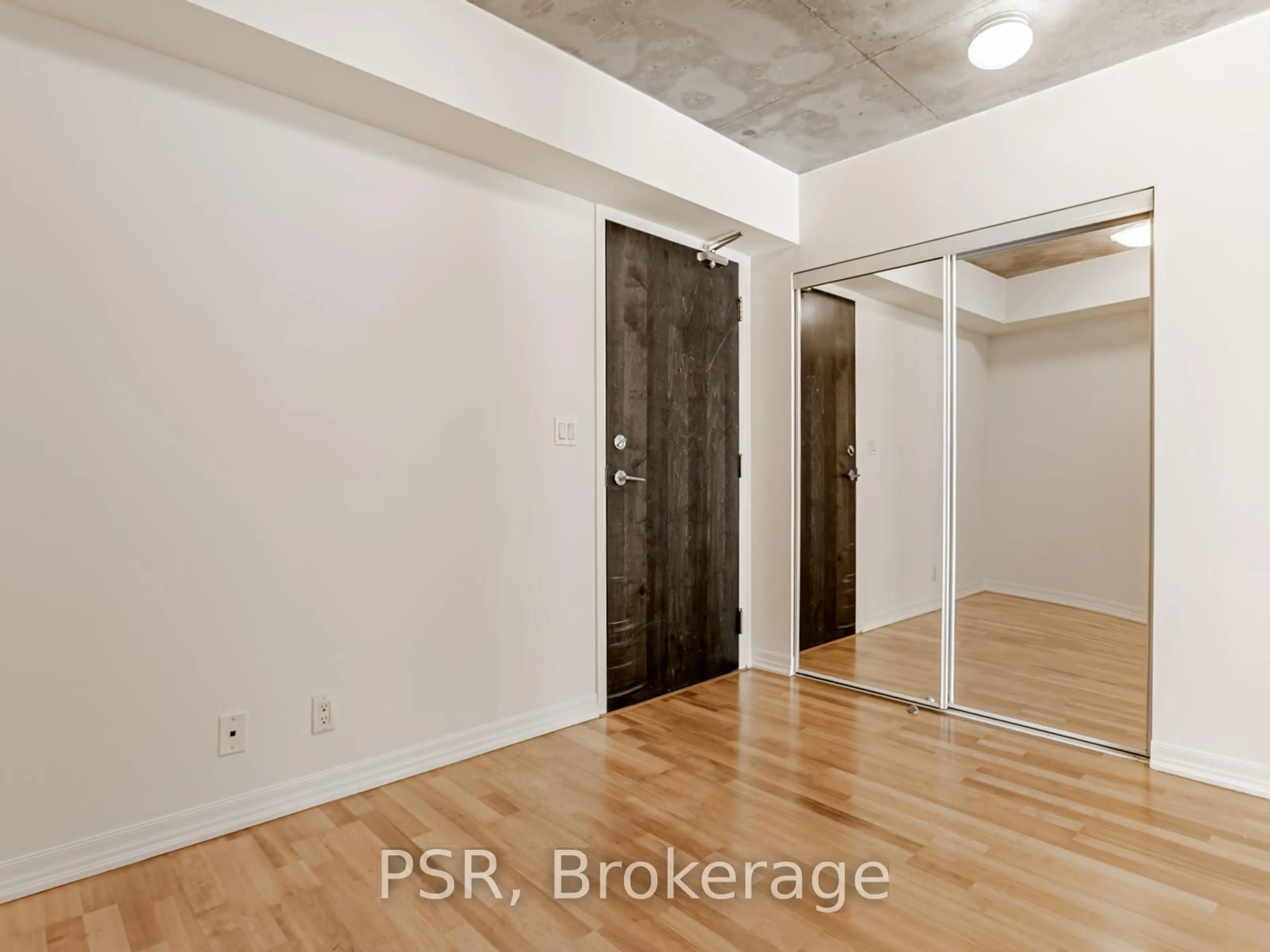 A pic of a room for 22 Wellesley St #202, Toronto Ontario M4Y 1G3