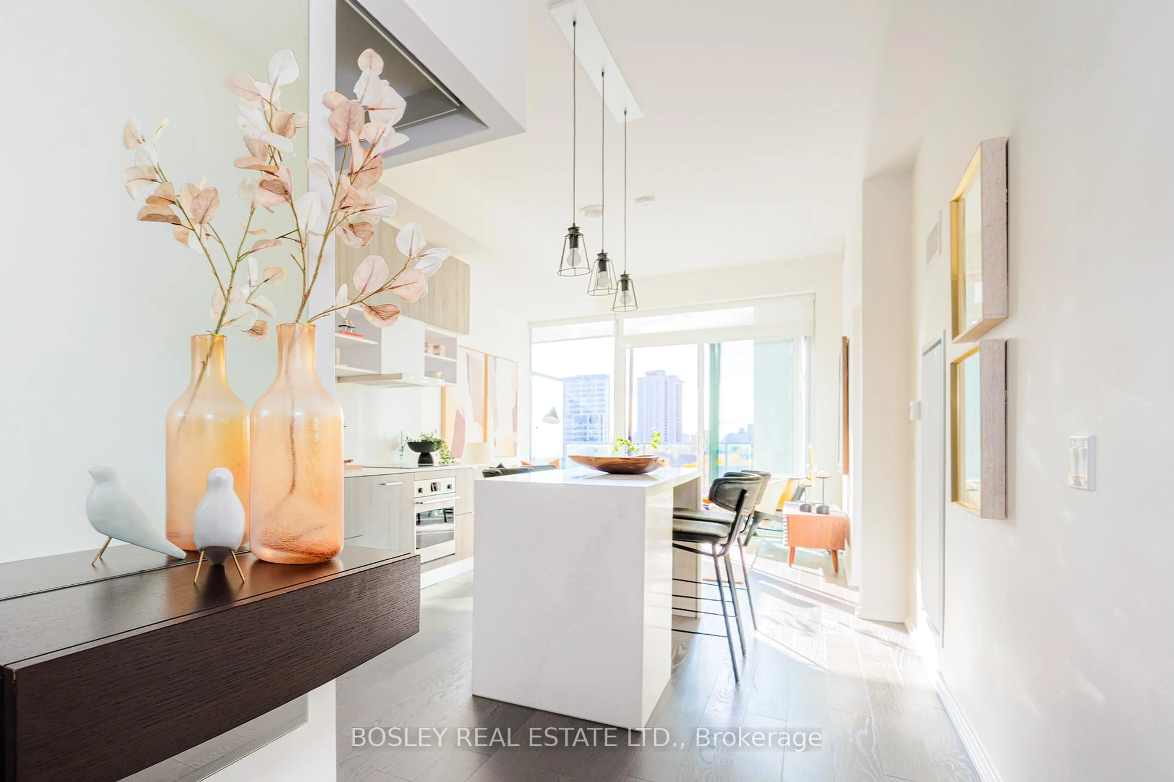 Contemporary kitchen, unknown for 8 Hillsdale Ave #932, Toronto Ontario M4S 0B2