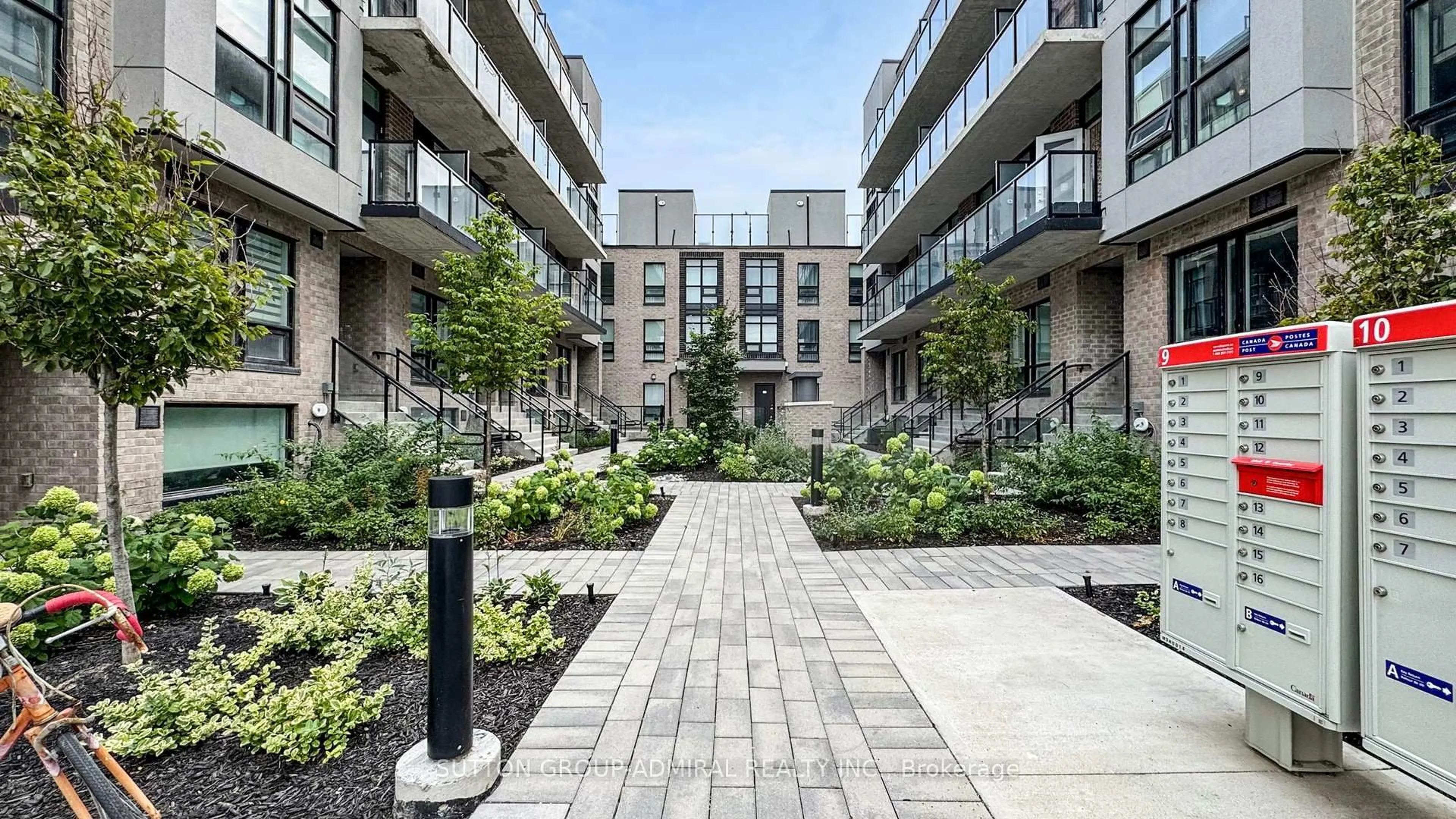 Patio, street for 851 Sheppard Ave #TH20, Toronto Ontario M3H 0G2