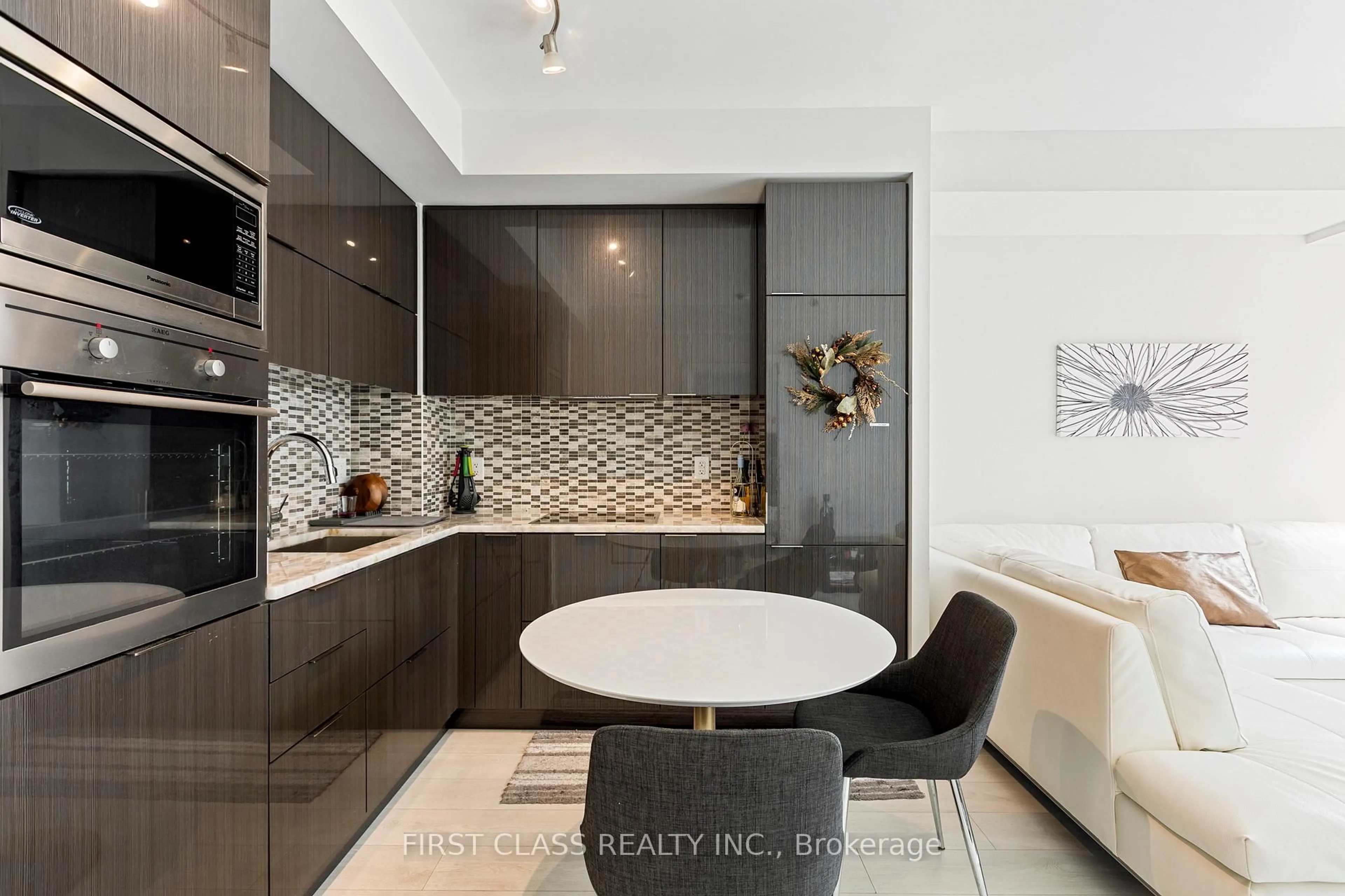 Contemporary kitchen, ceramic/tile floor for 318 Richmond St #2408, Toronto Ontario M5V 1X2