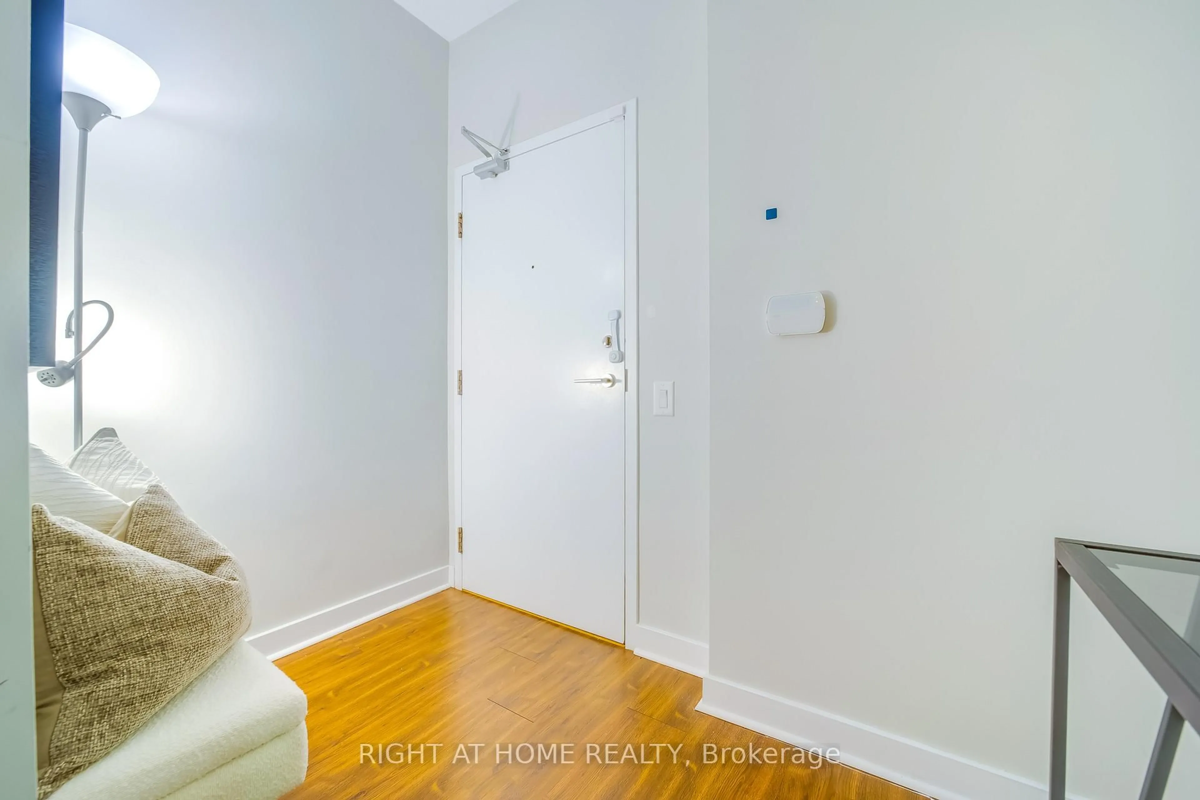 Indoor entryway for 33 Singer Crt #2902, Toronto Ontario M2K 0B4