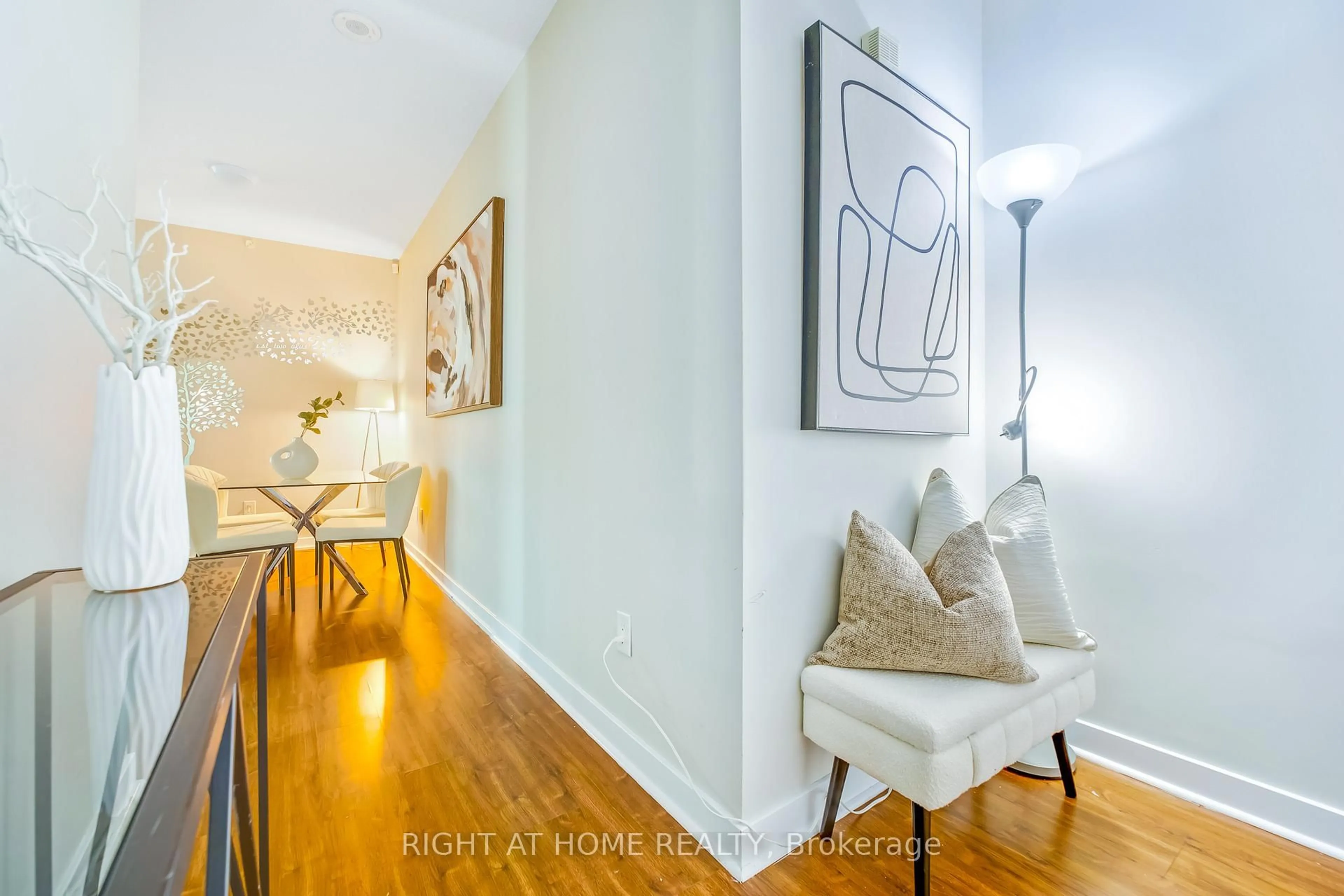 Indoor entryway for 33 Singer Crt #2902, Toronto Ontario M2K 0B4