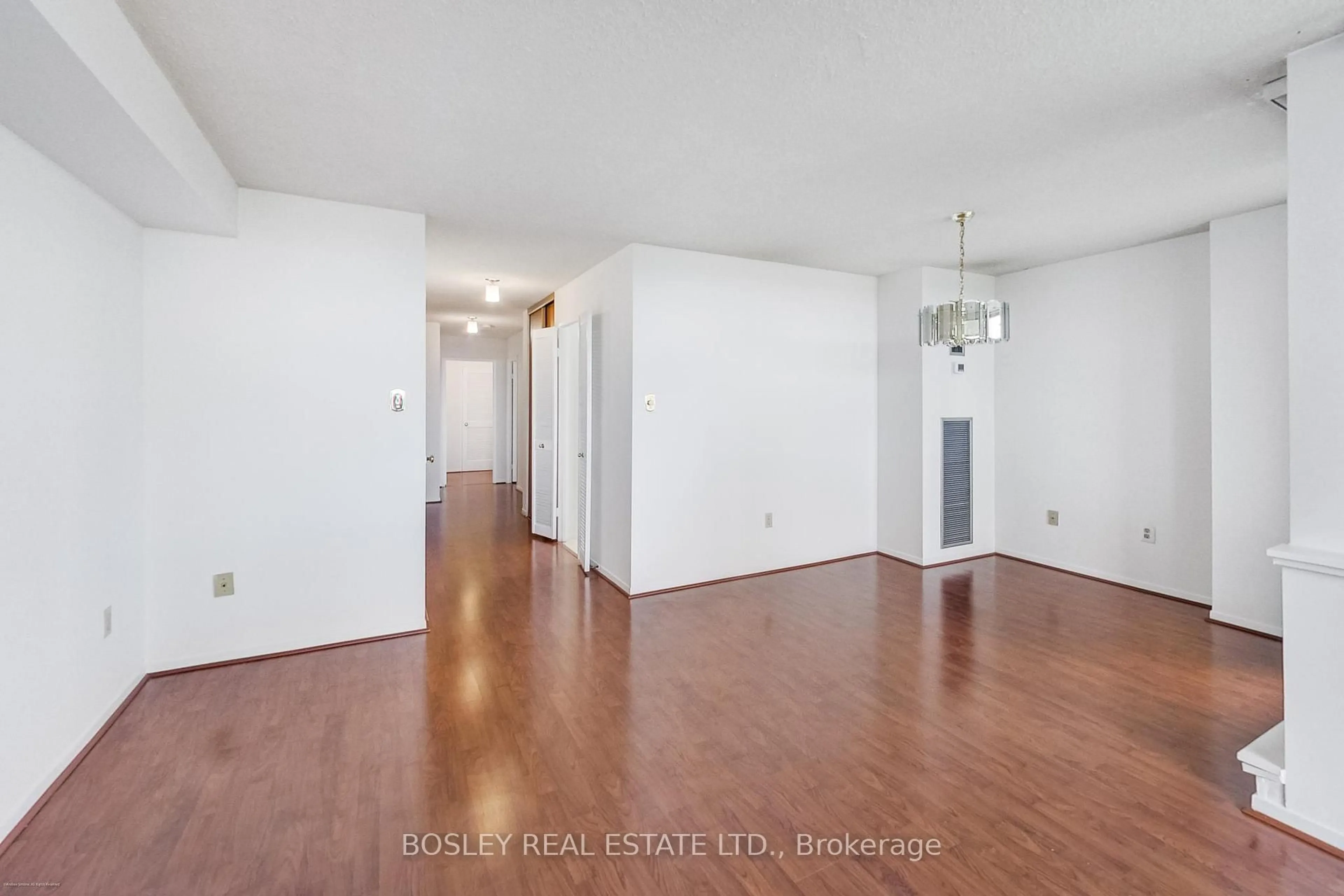 A pic of a room for 75 Wynford Heights Cres #902, Toronto Ontario M3C 3H9