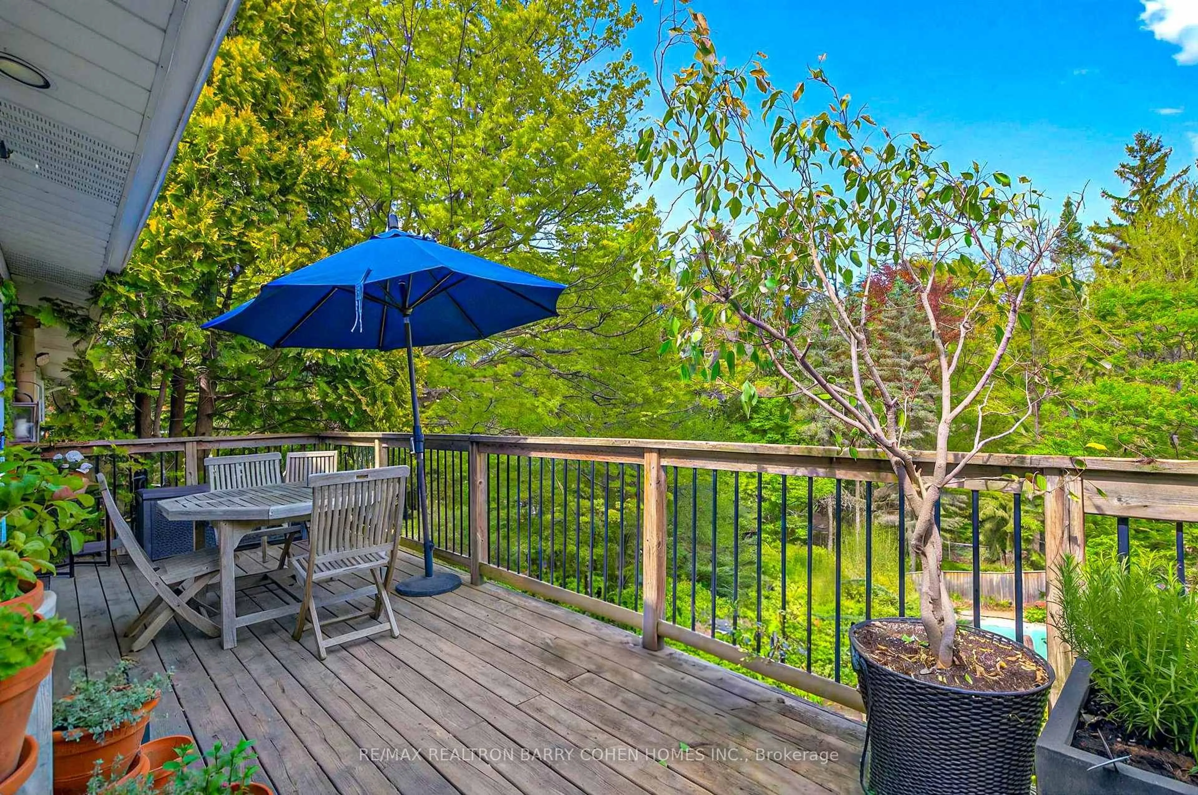 Patio, water/lake/river/ocean view for 16 Wilket Rd, Toronto Ontario M2L 1N6