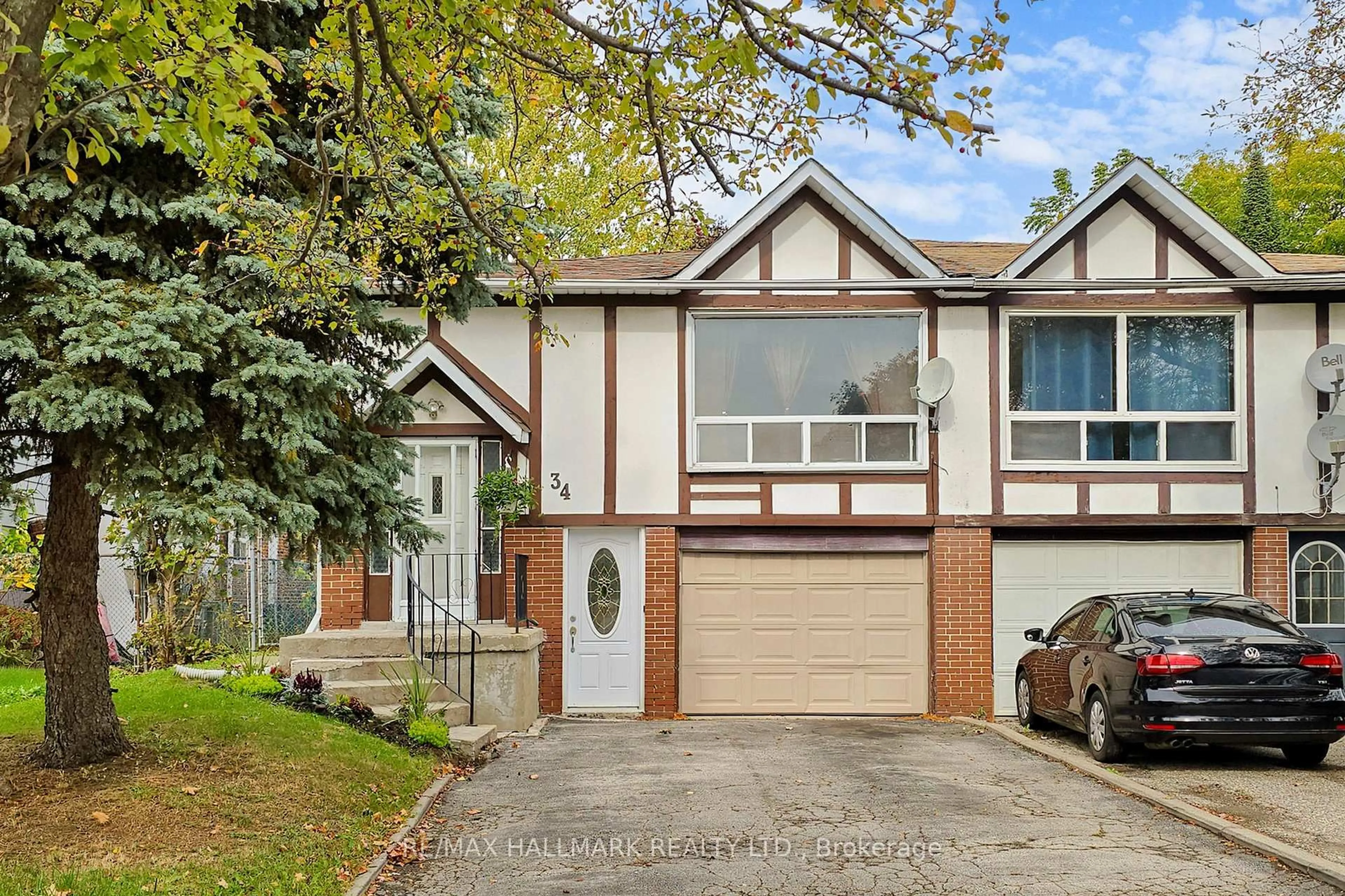 Home with vinyl exterior material, street for 34 Yucatan Rd, Toronto Ontario M2H 2K8