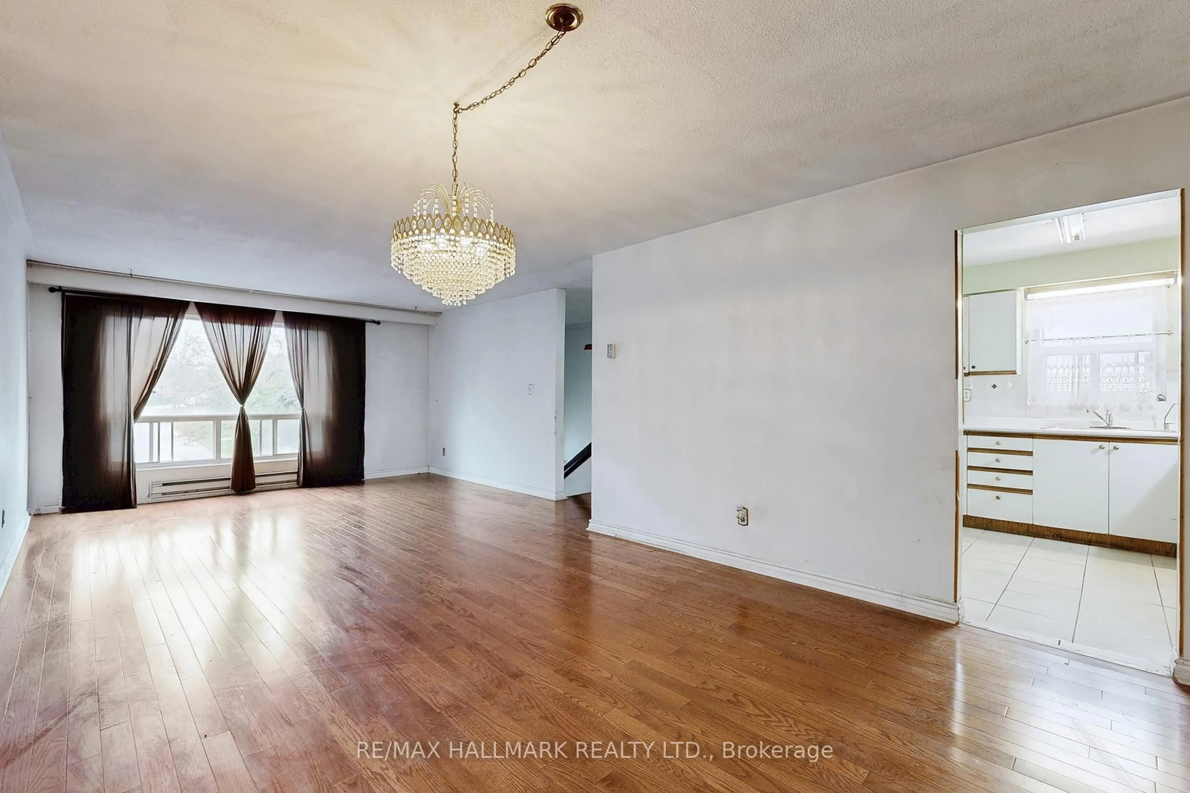 A pic of a room for 34 Yucatan Rd, Toronto Ontario M2H 2K8