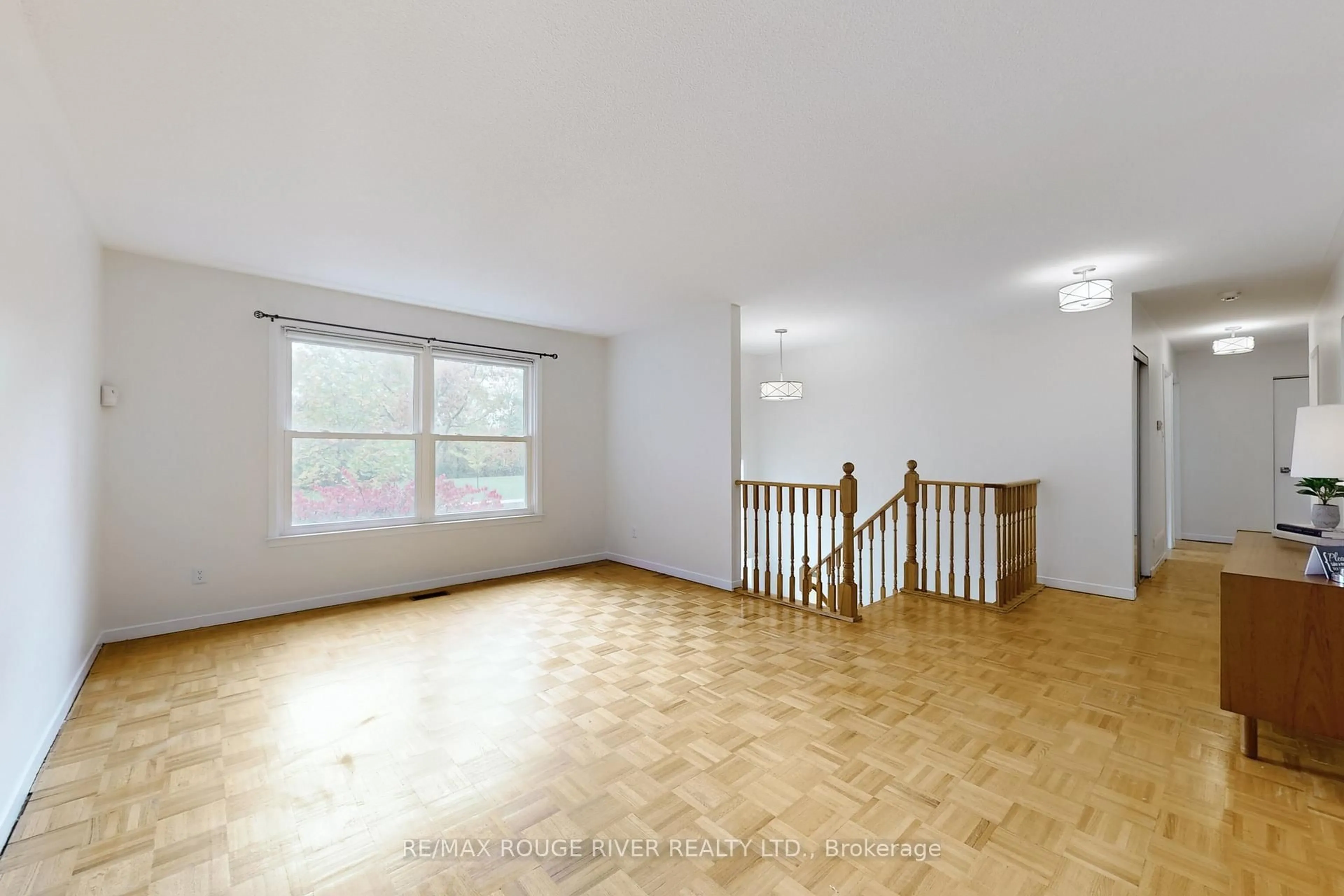 A pic of a room for 124 Aspenwood Dr, Toronto Ontario M2H 2G1