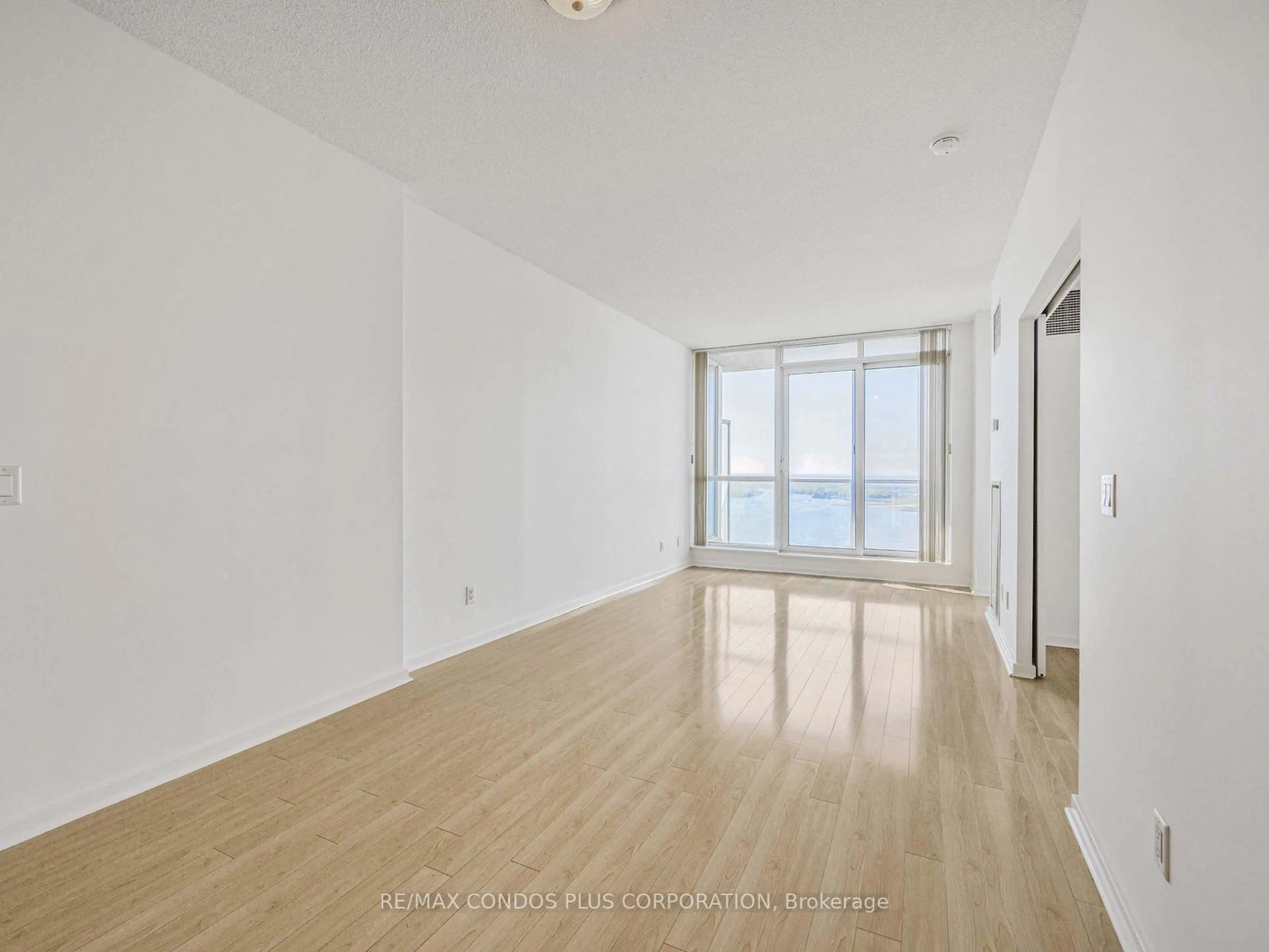 A pic of a room for 208 Queens Quay #2209, Toronto Ontario M5J 2Y5