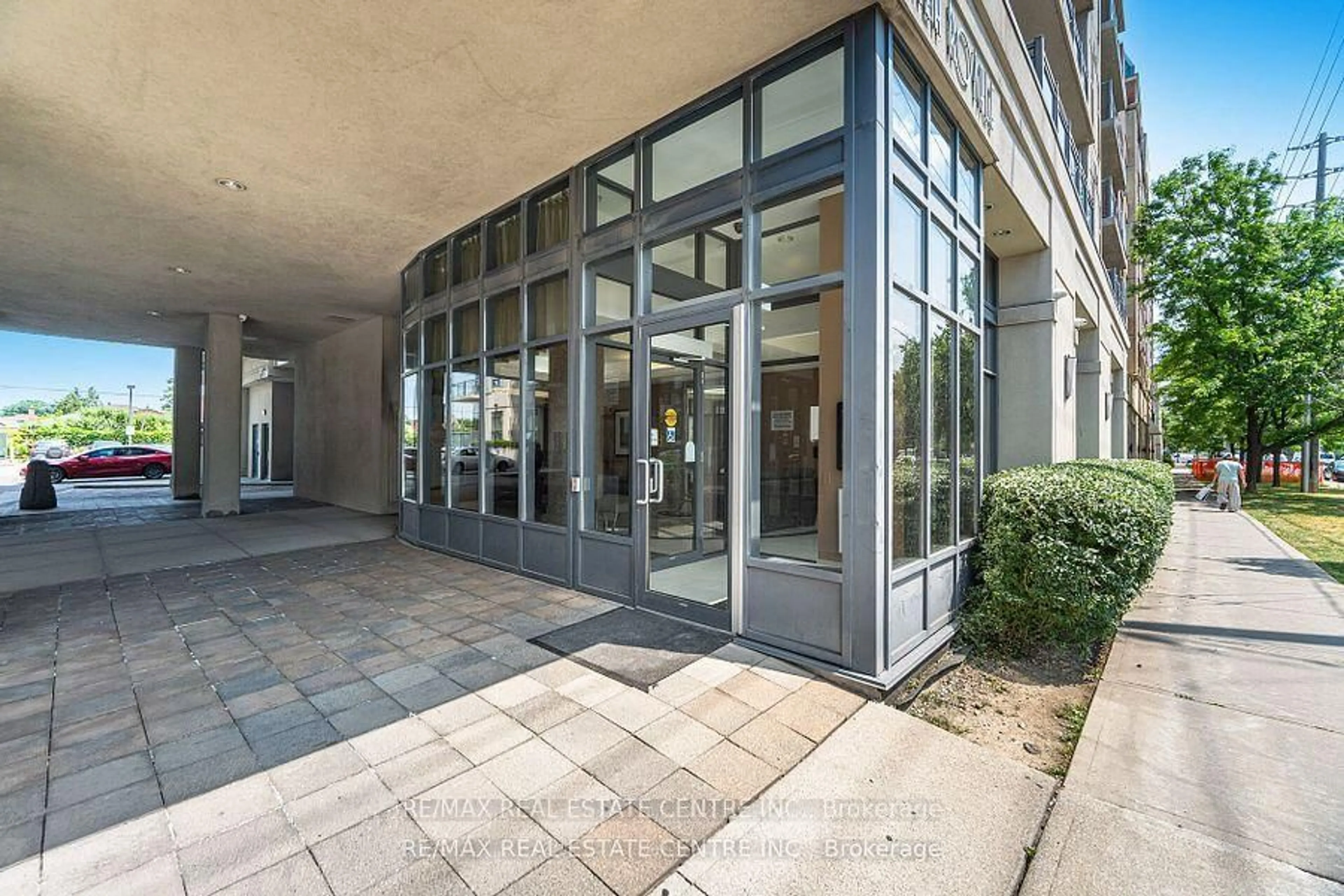 Indoor foyer for 872 Sheppard Ave #616, Toronto Ontario M3H 5V5