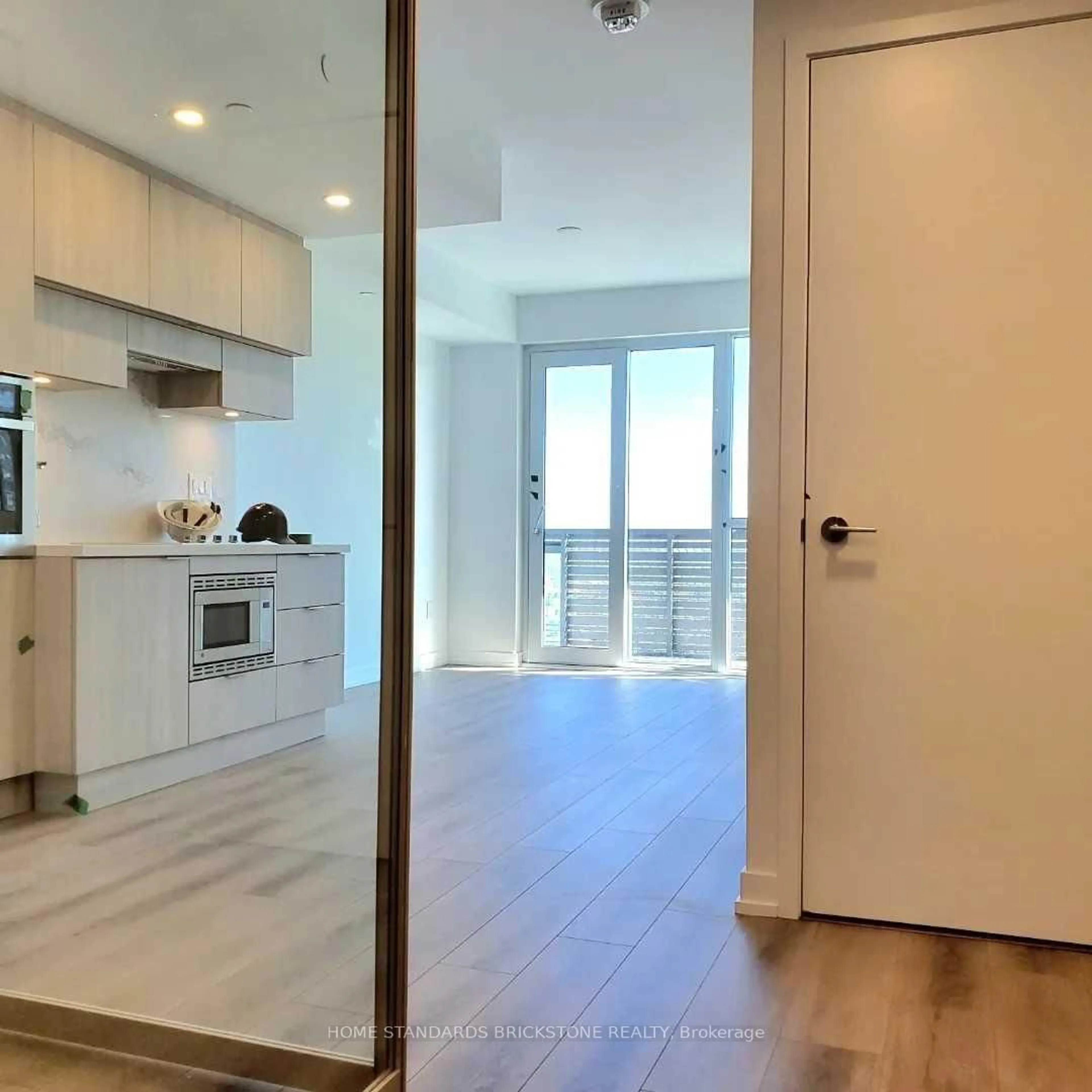 Unknown for 39 Roehampton Ave #2502, Toronto Ontario M4P 0G1