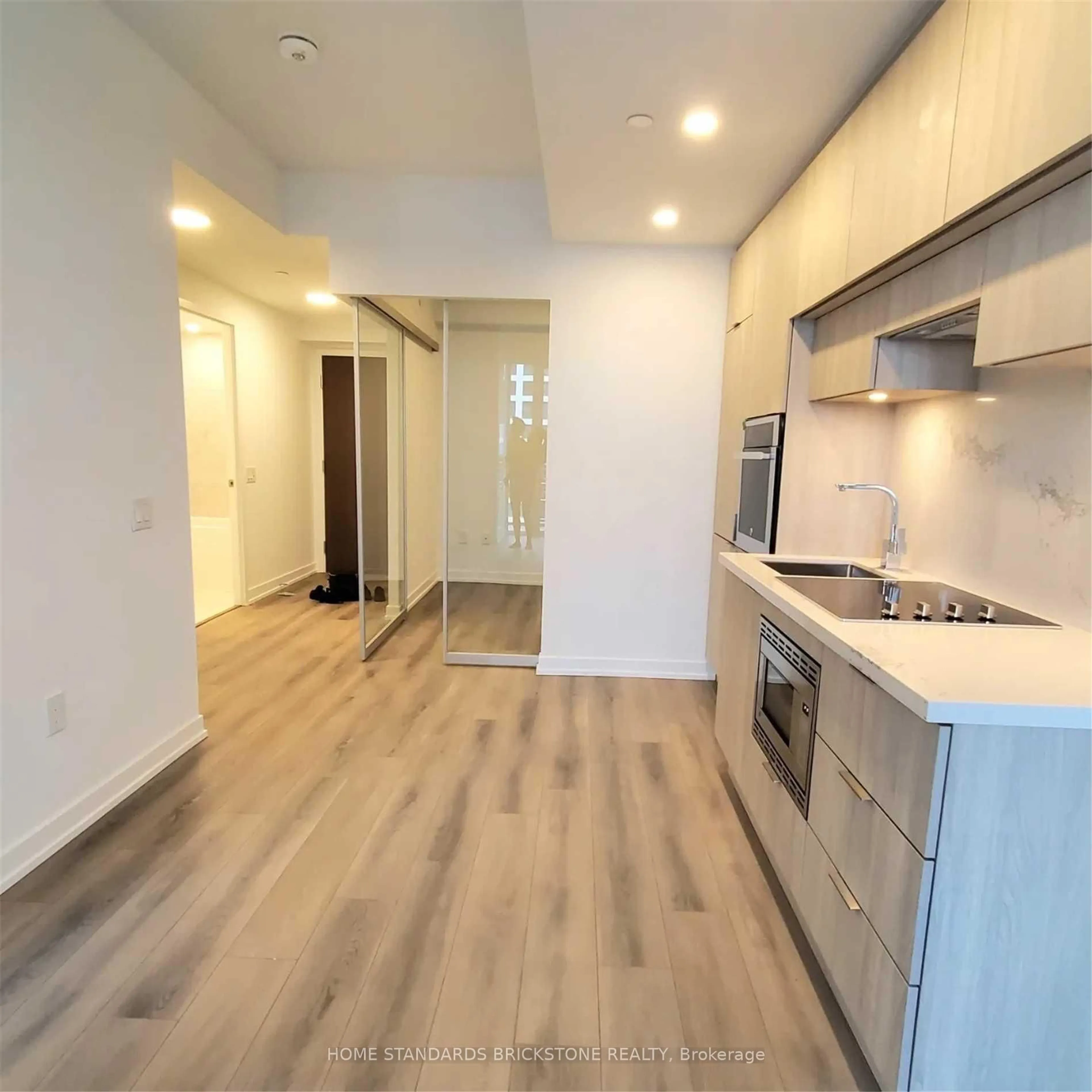 Open concept kitchen, unknown for 39 Roehampton Ave #2502, Toronto Ontario M4P 0G1