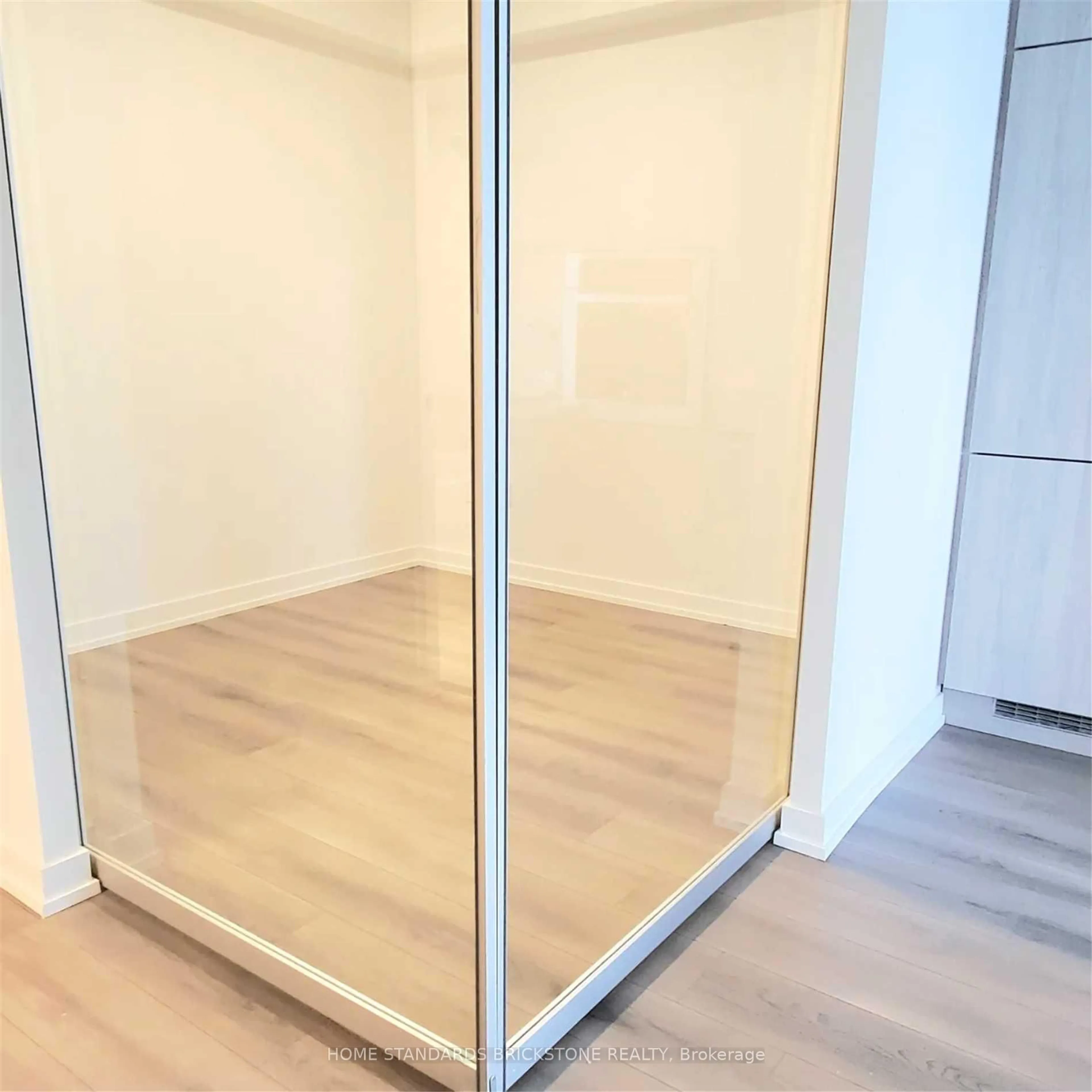 A pic of a room for 39 Roehampton Ave #2502, Toronto Ontario M4P 0G1