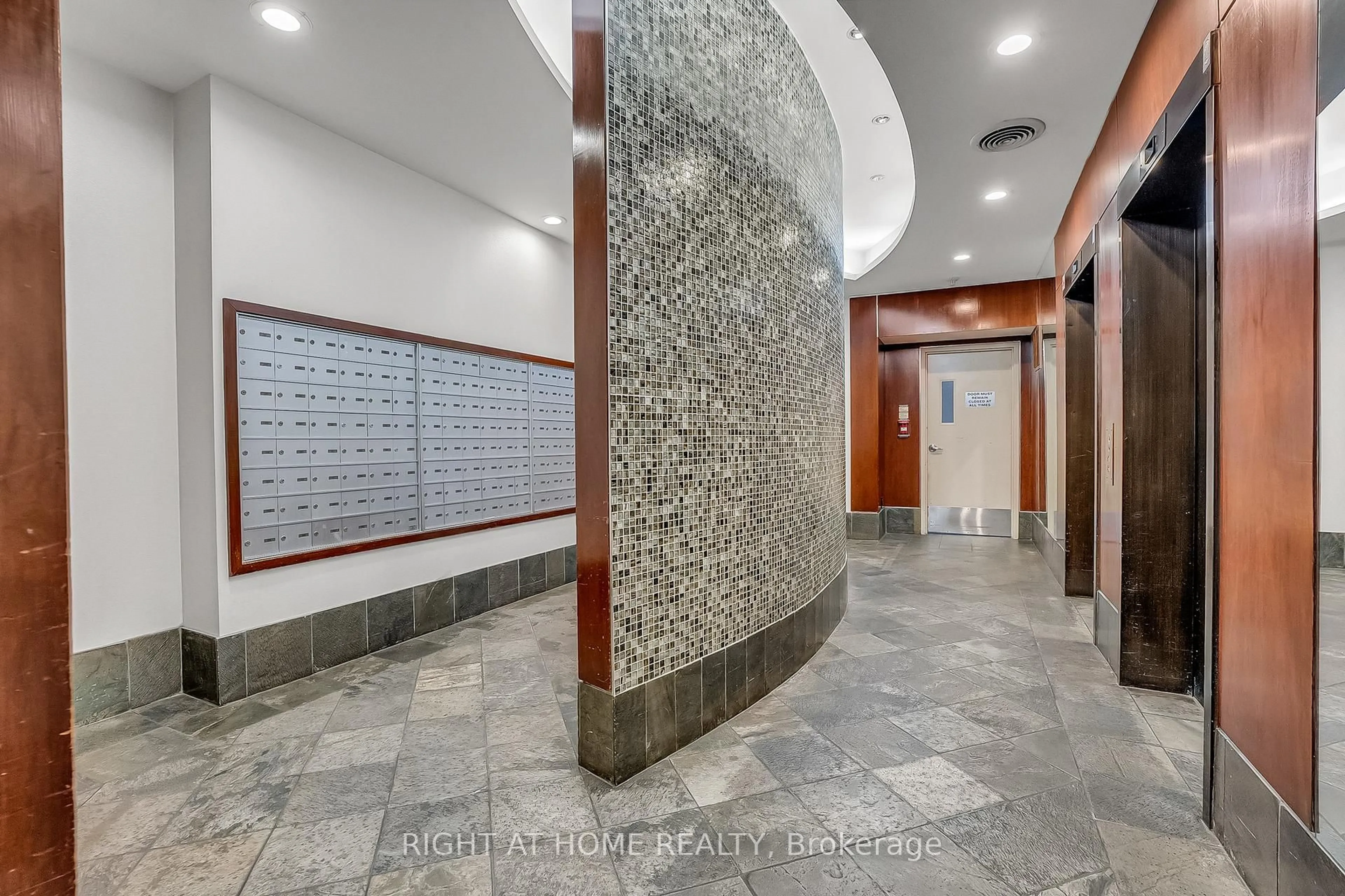 Indoor foyer for 152 St Patrick St #1601, Toronto Ontario M5T 3J9