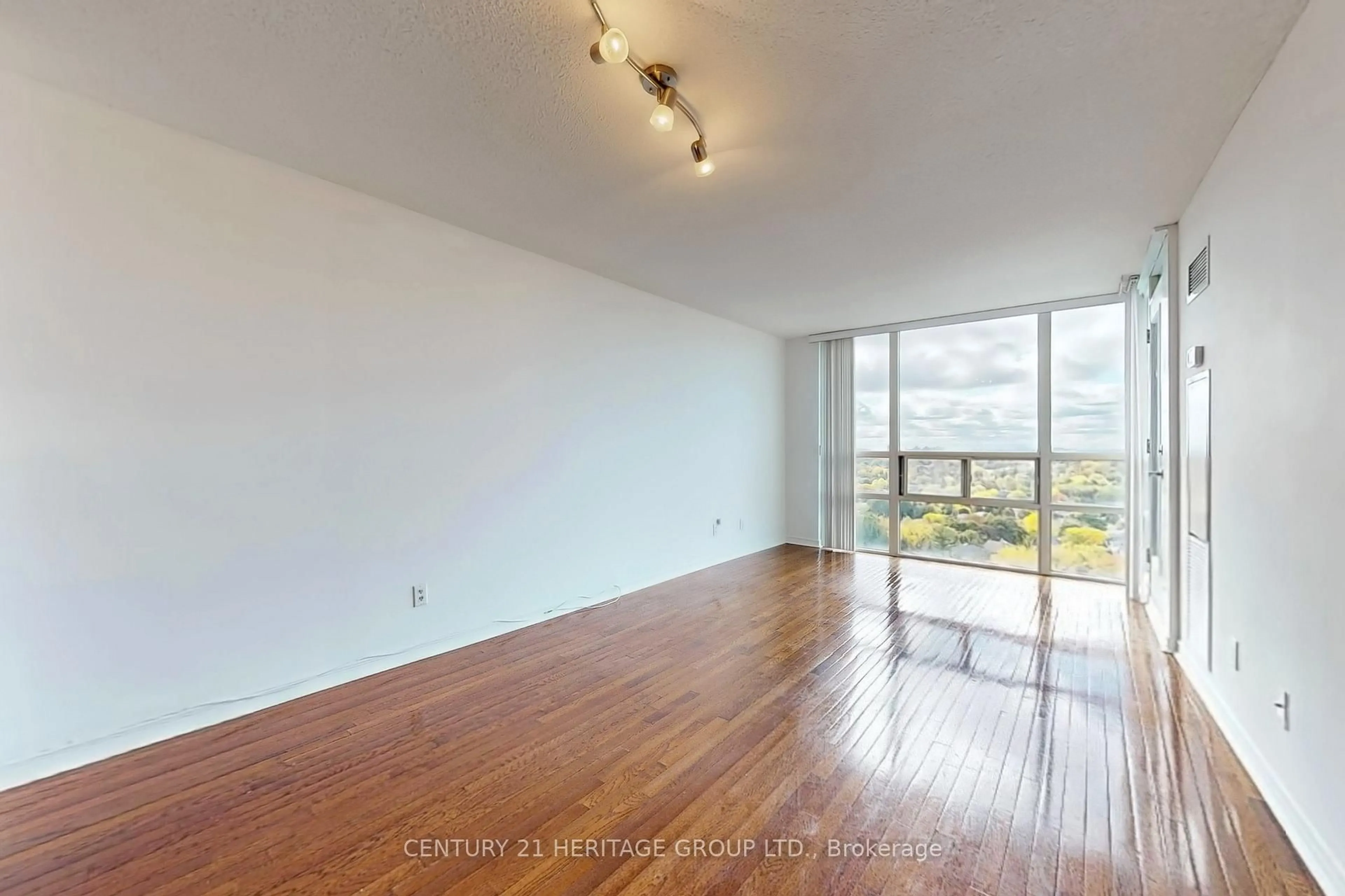 A pic of a room for 509 Beecroft Rd #2008, Toronto Ontario M2N 0A3