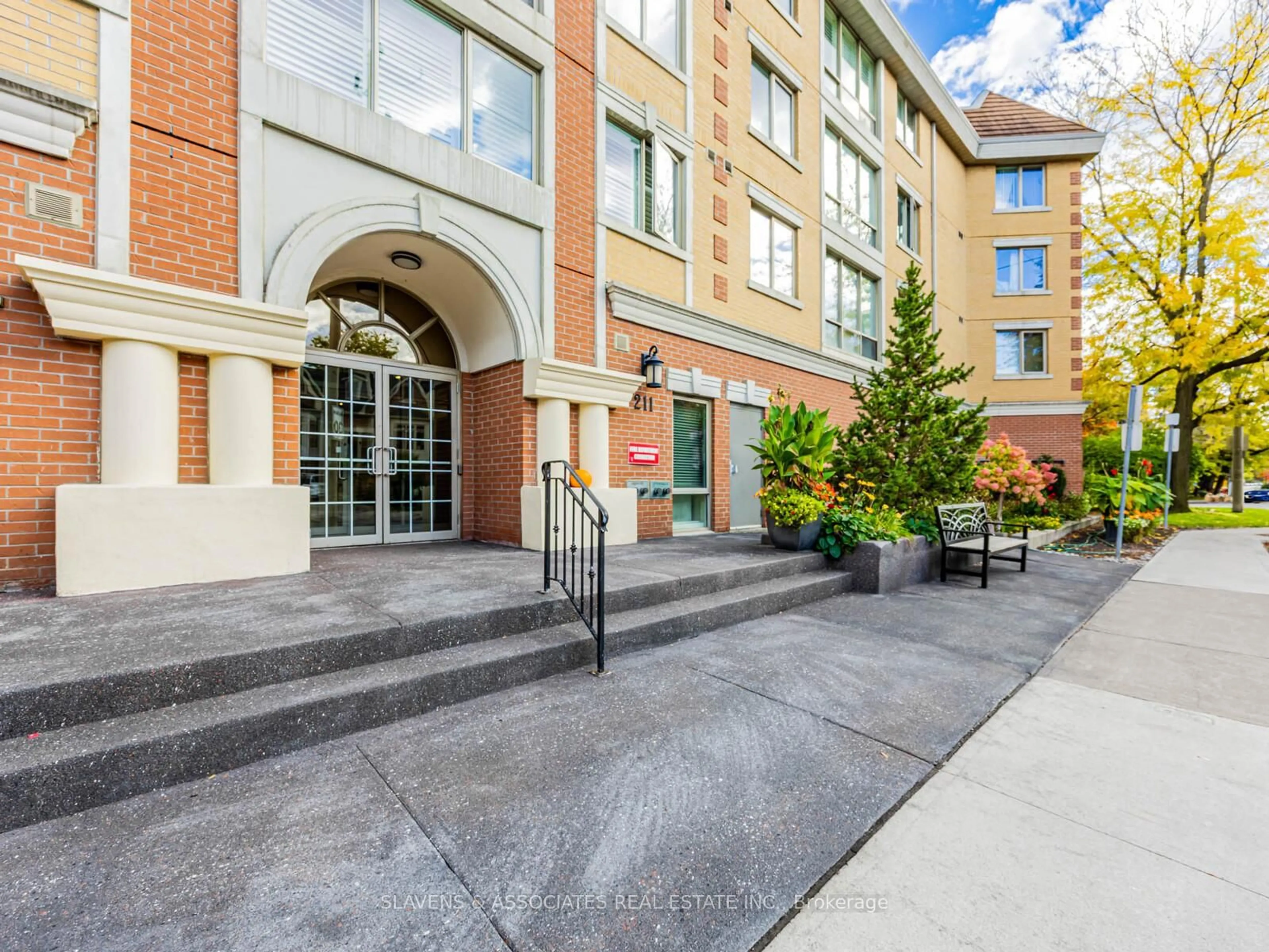 Unknown for 211 Randolph Rd #216, Toronto Ontario M4G 4H1