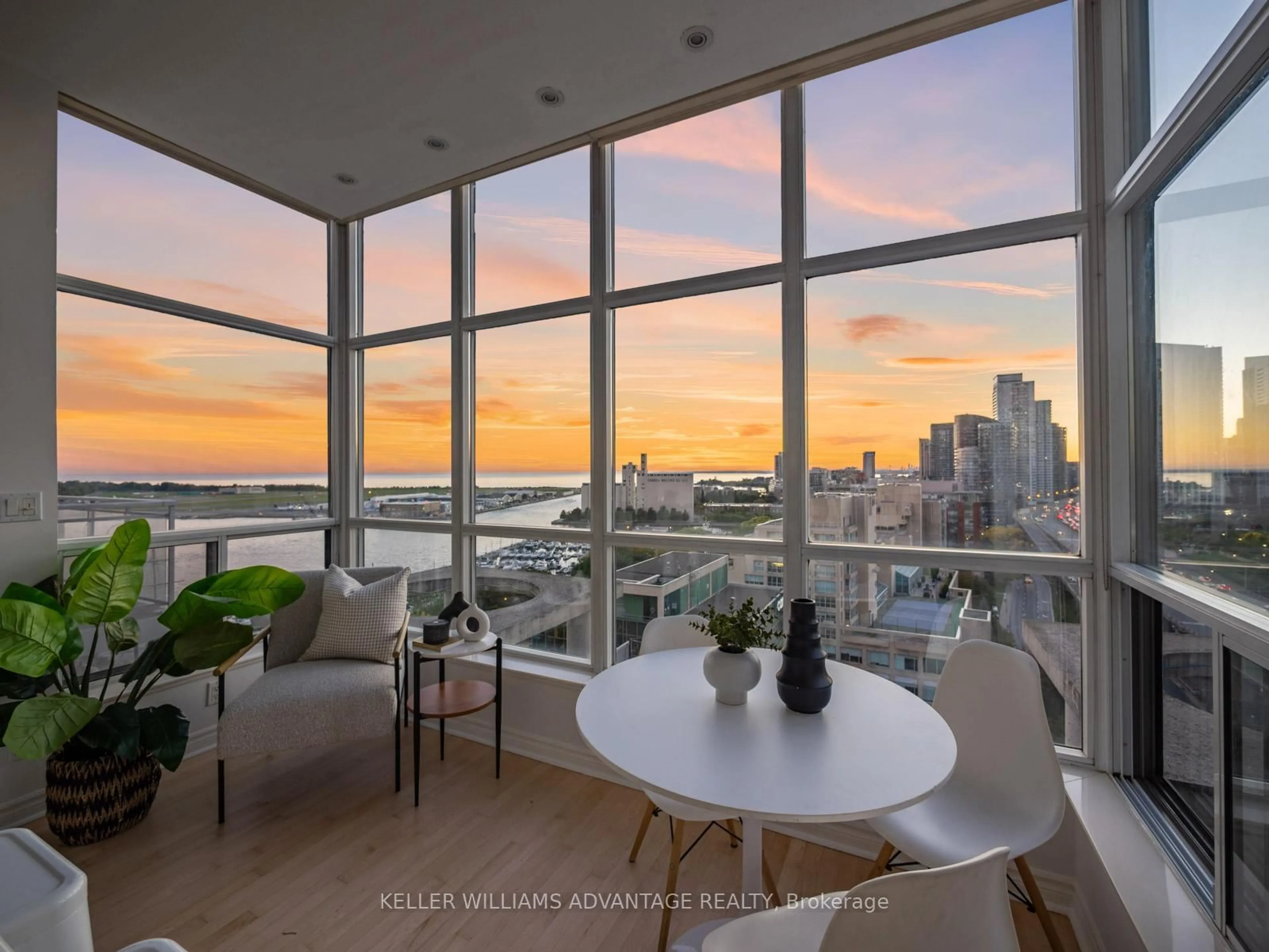 Unknown for 410 Queens Quay #UPH3, Toronto Ontario M5V 3T1