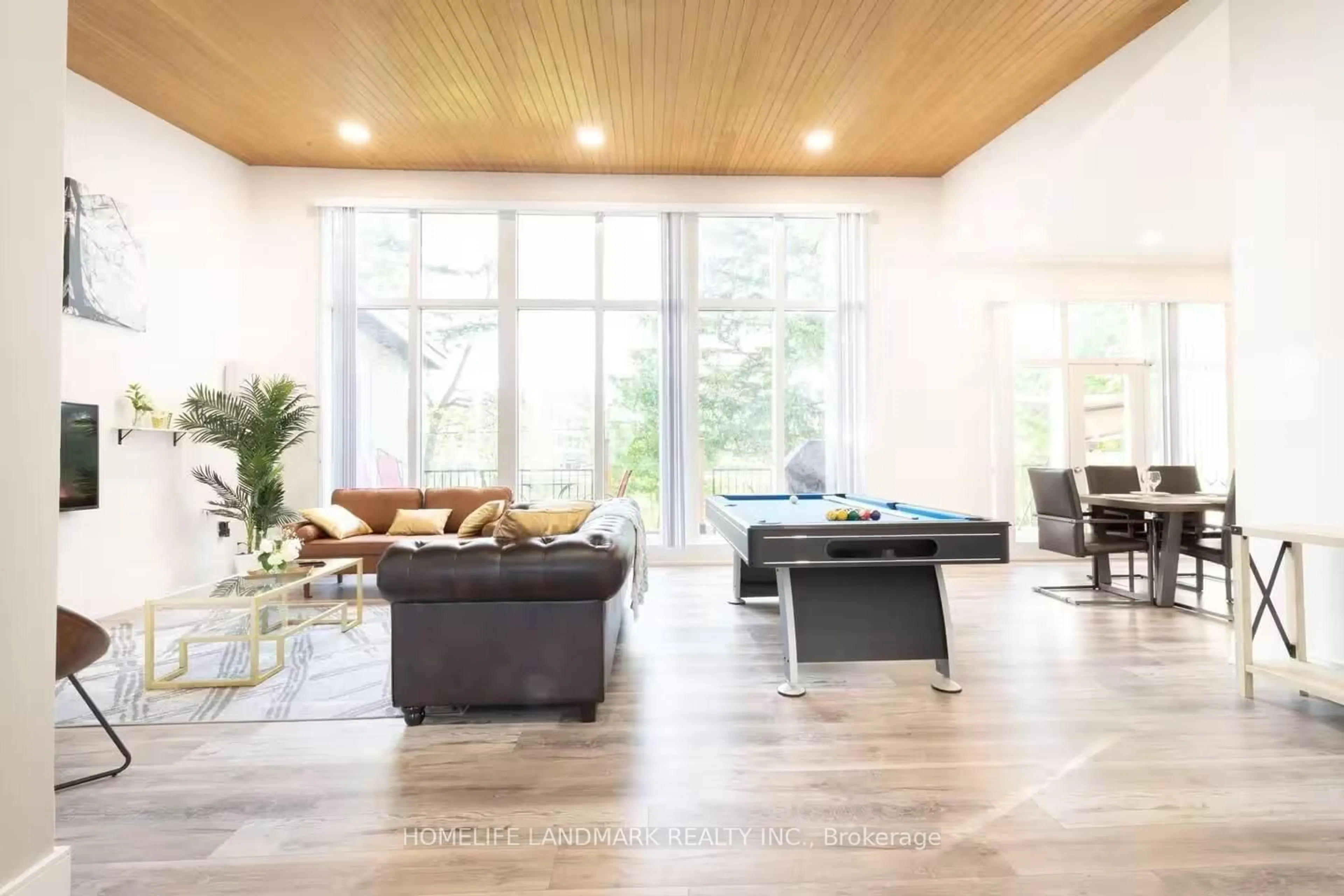 Lobby for 12 Blue Forest Dr, Toronto Ontario M3H 4W2