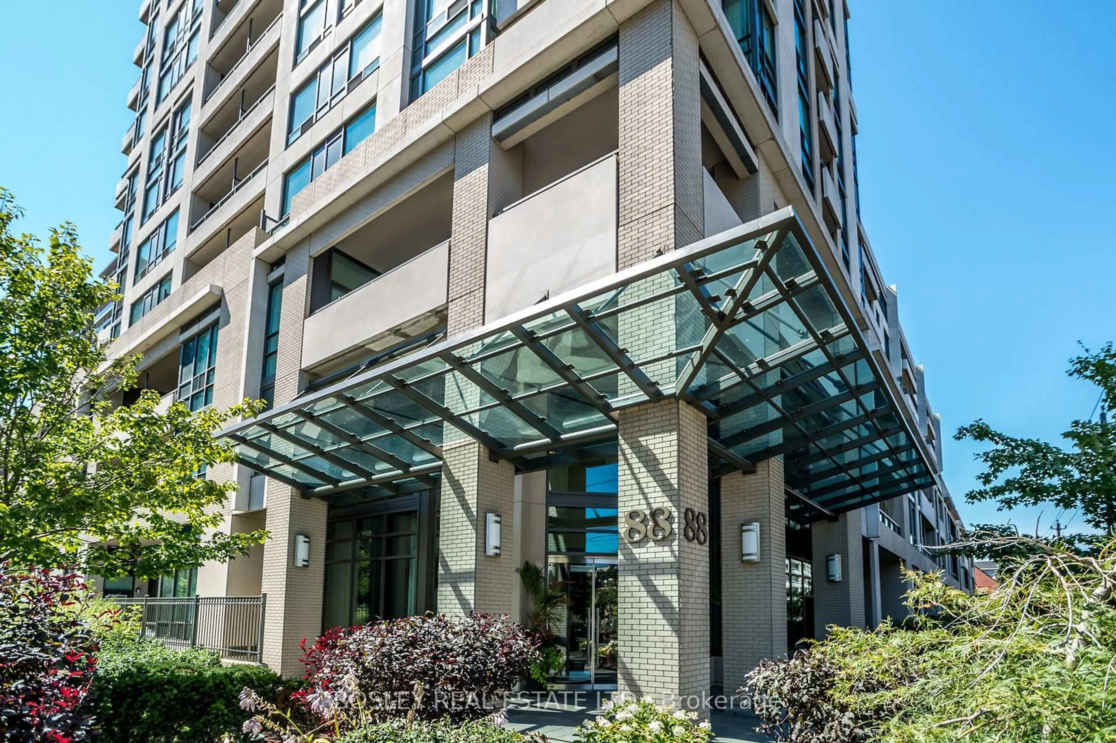 Indoor foyer for 88 Broadway Ave #711, Toronto Ontario M4P 0A5