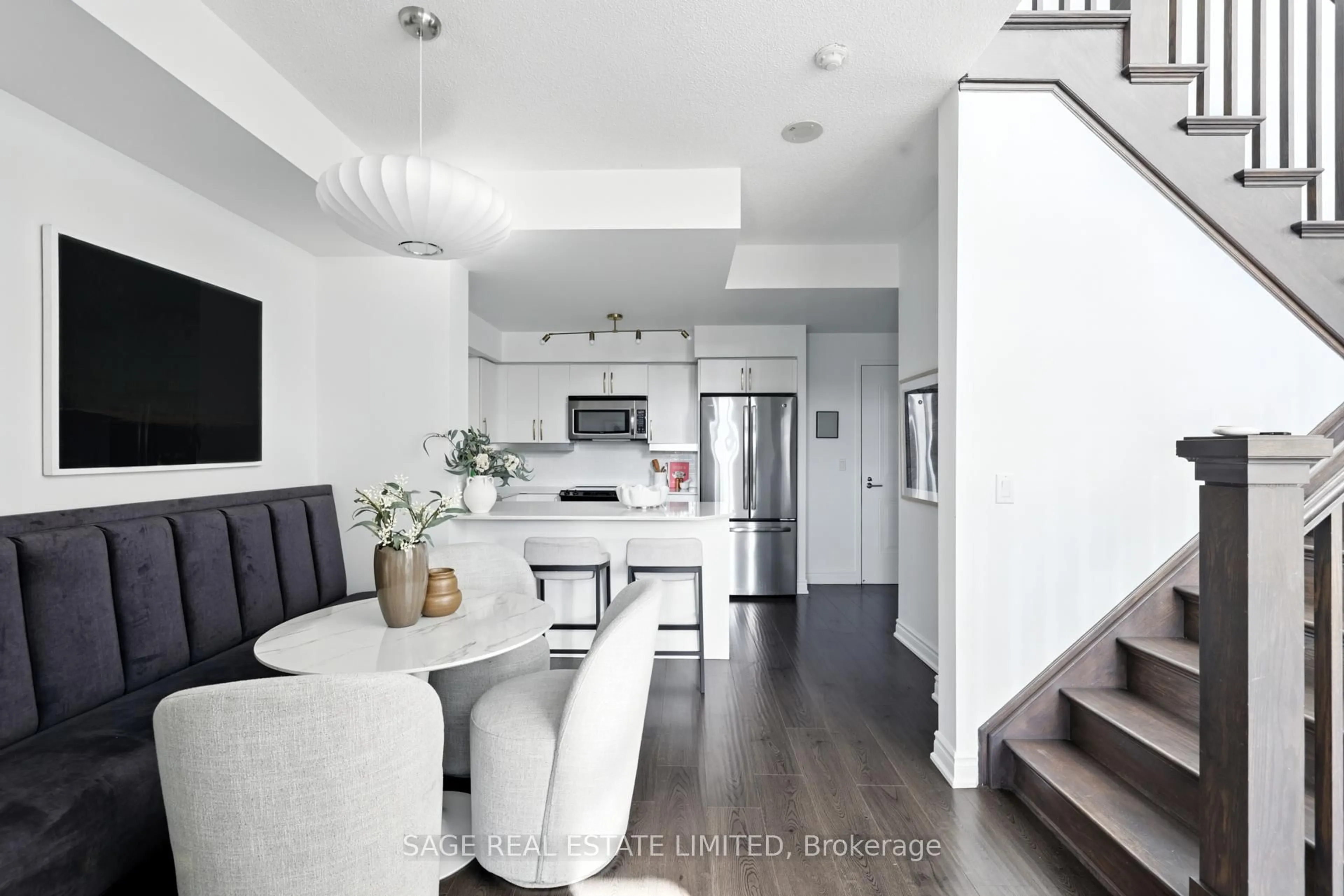 Open concept kitchen, unknown for 6 Pirandello St #TH5, Toronto Ontario M6K 0B1