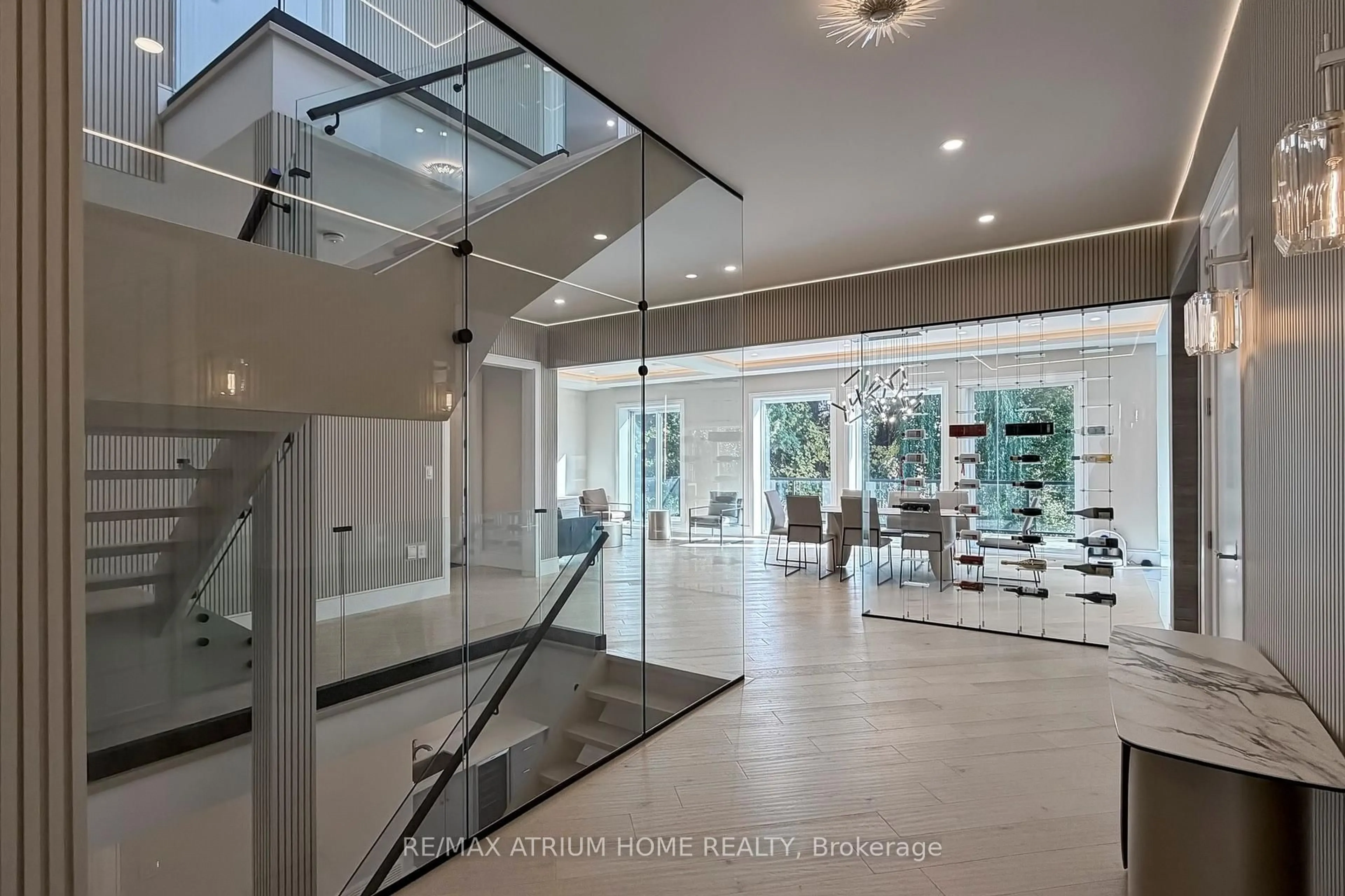 Indoor foyer for 111 Banstock Dr, Toronto Ontario M2K 2H7